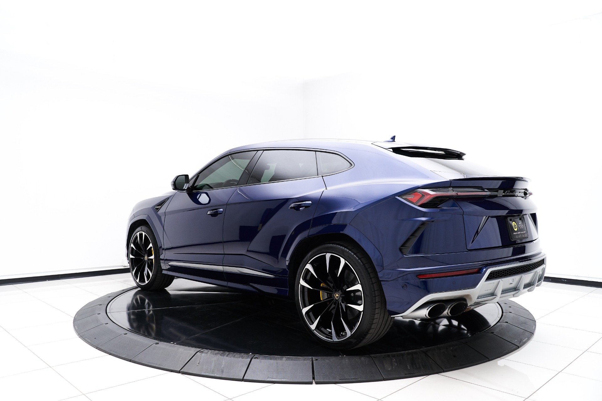 Used-2020-Lamborghini-Urus-