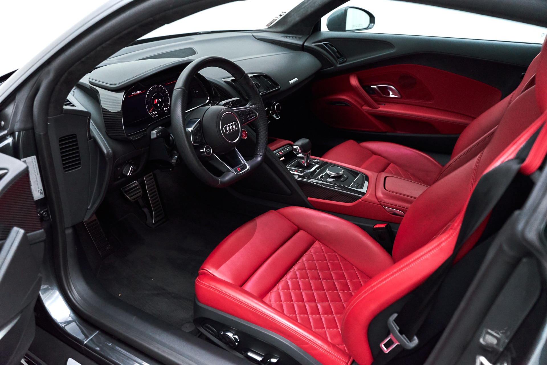 Audi R8 GT Spyder Interior Design Sketch - Car Body Design