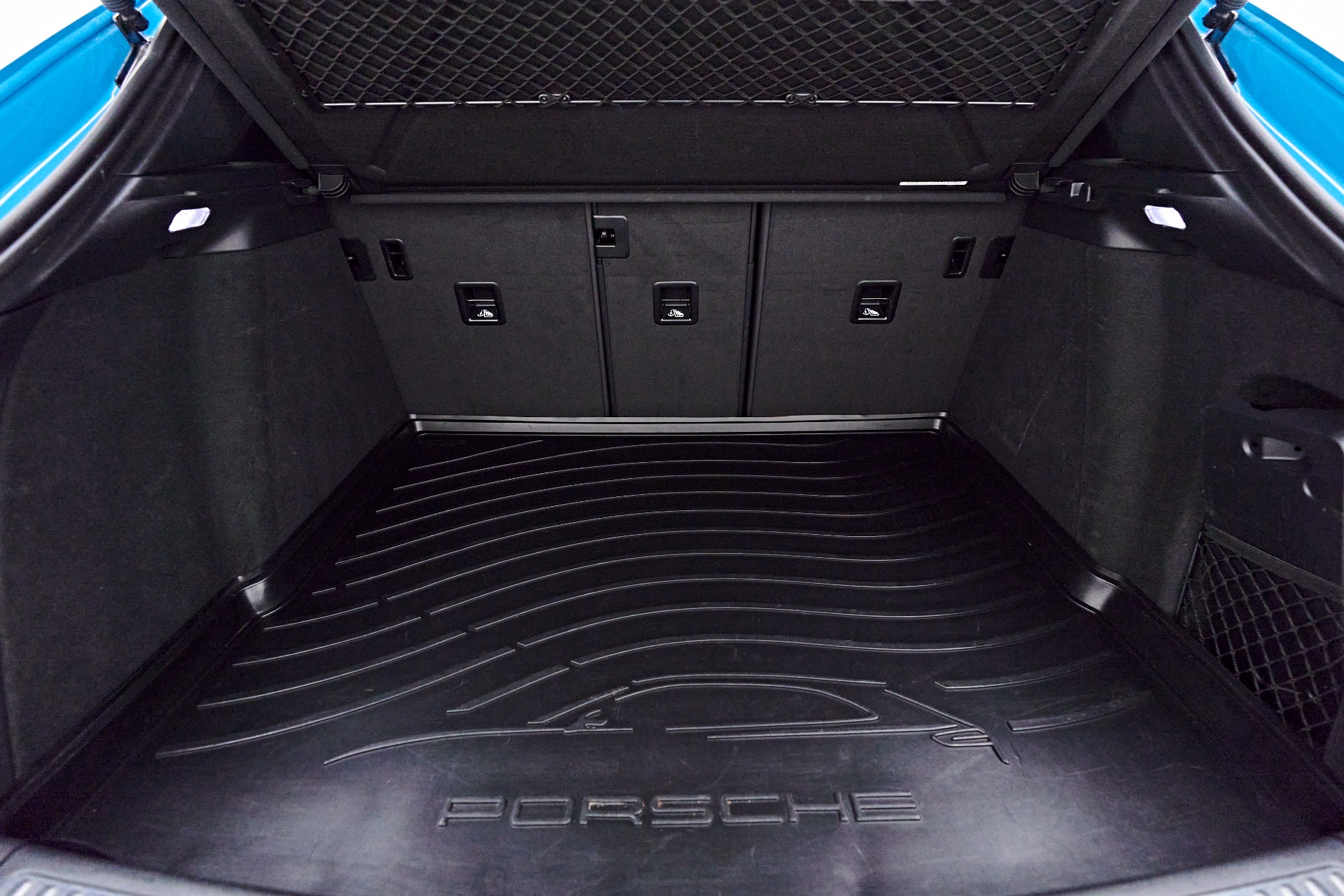 Hatch Kit | PORSCHE MACAN BASE 2019