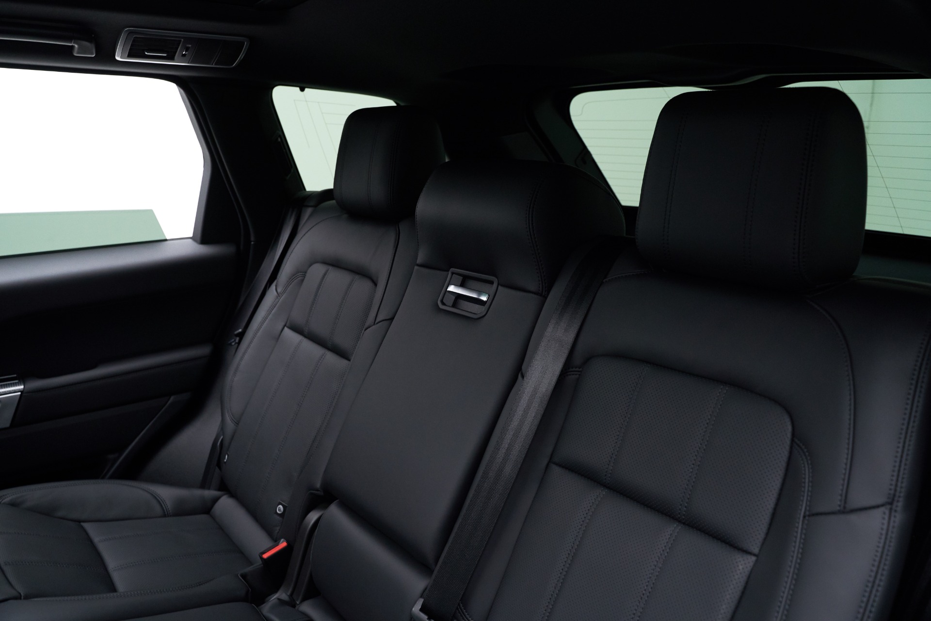 Range Rover Sport 2022 Interior Back Seat