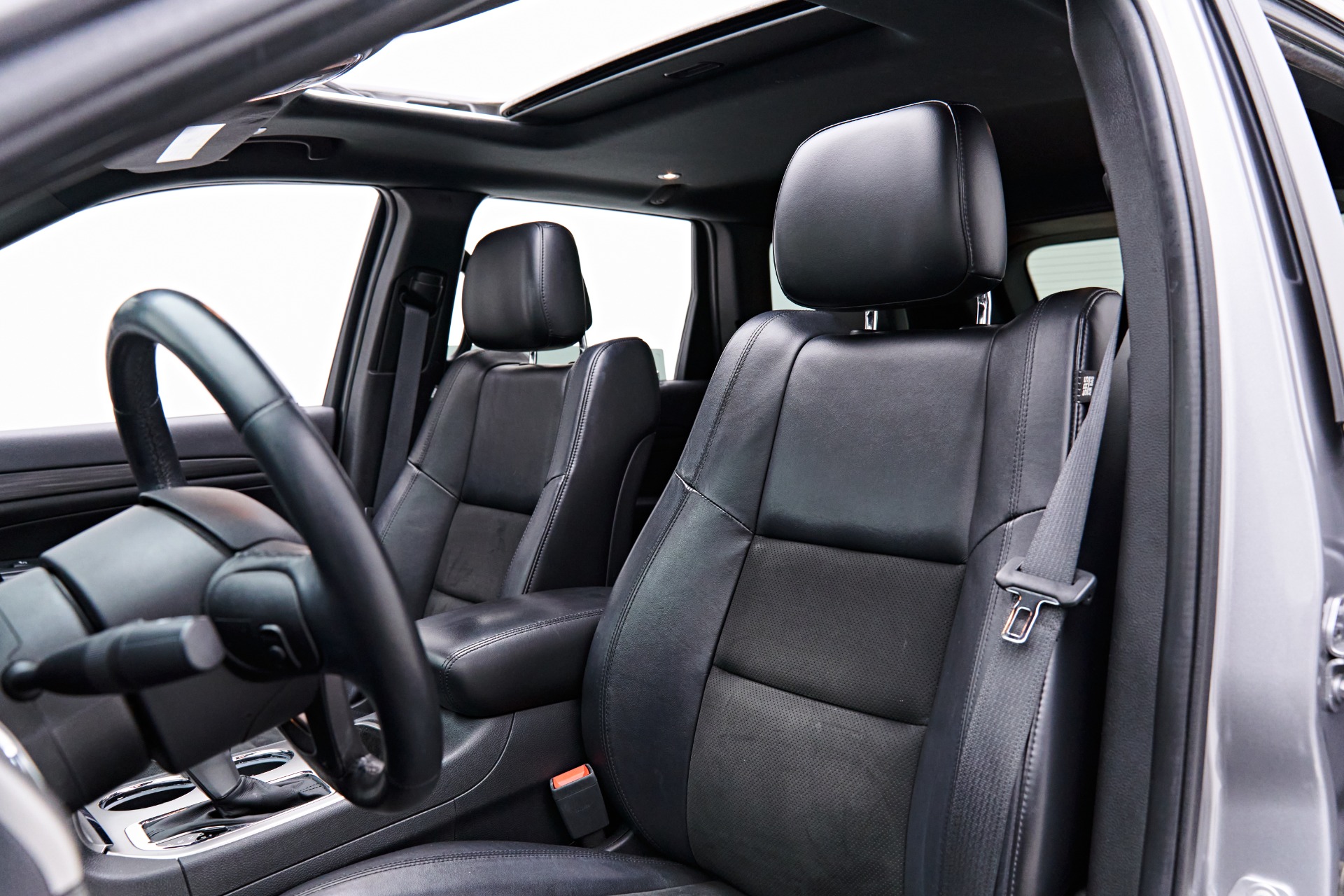 2019 jeep cherokee leather seats sales