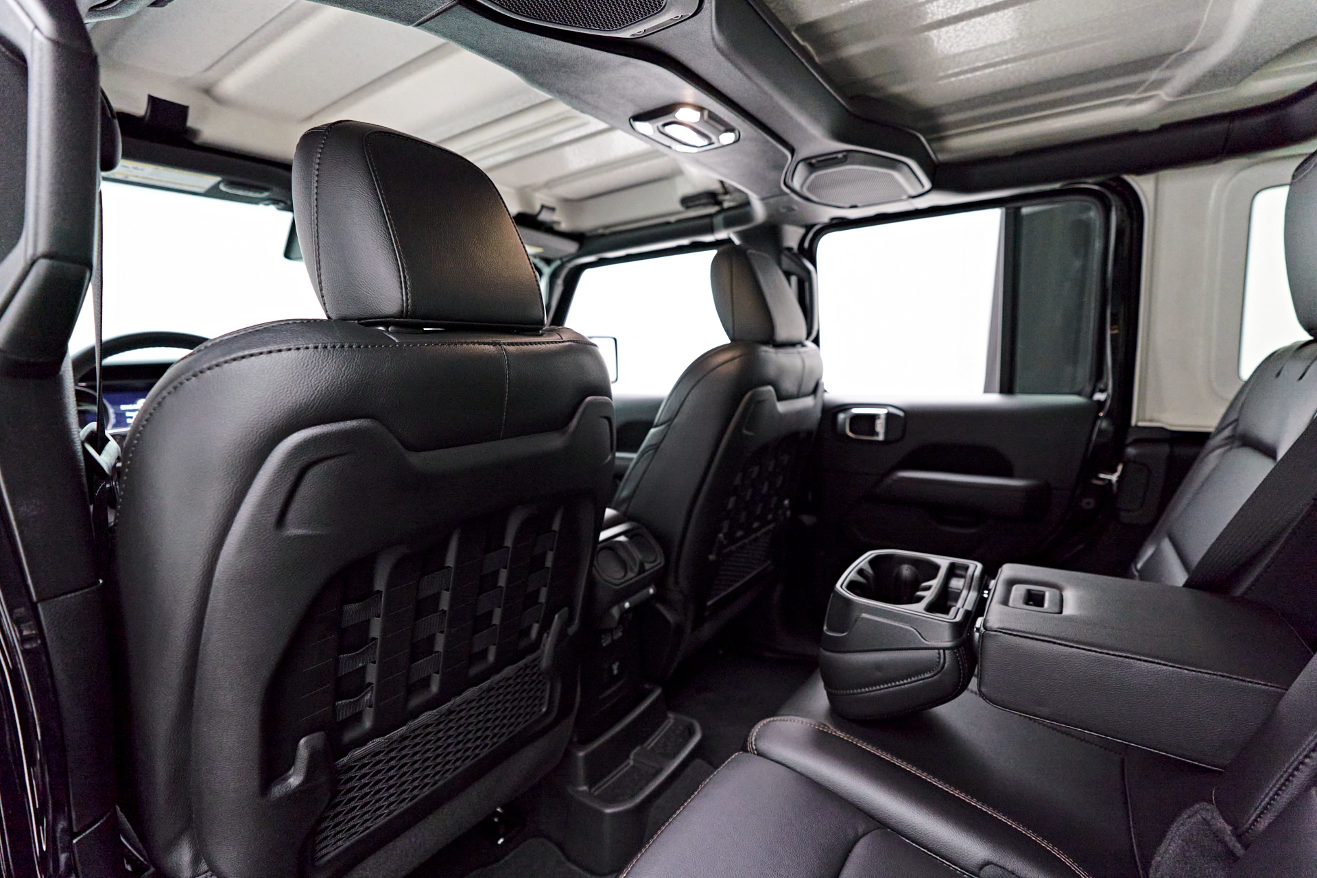 2022-jeep-wrangler-rubicon-black-interior