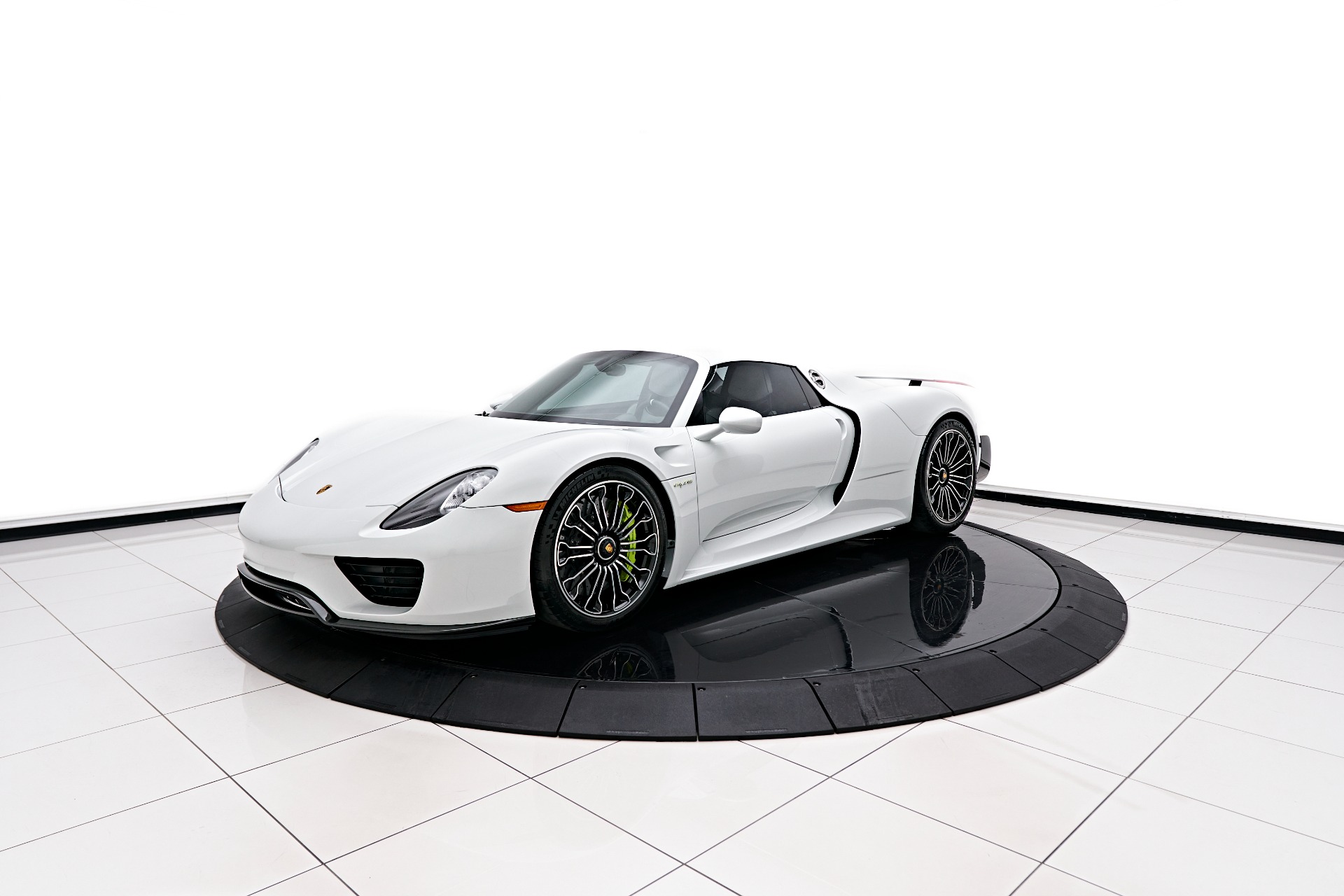 Used-2015-Porsche-918-Spyder-