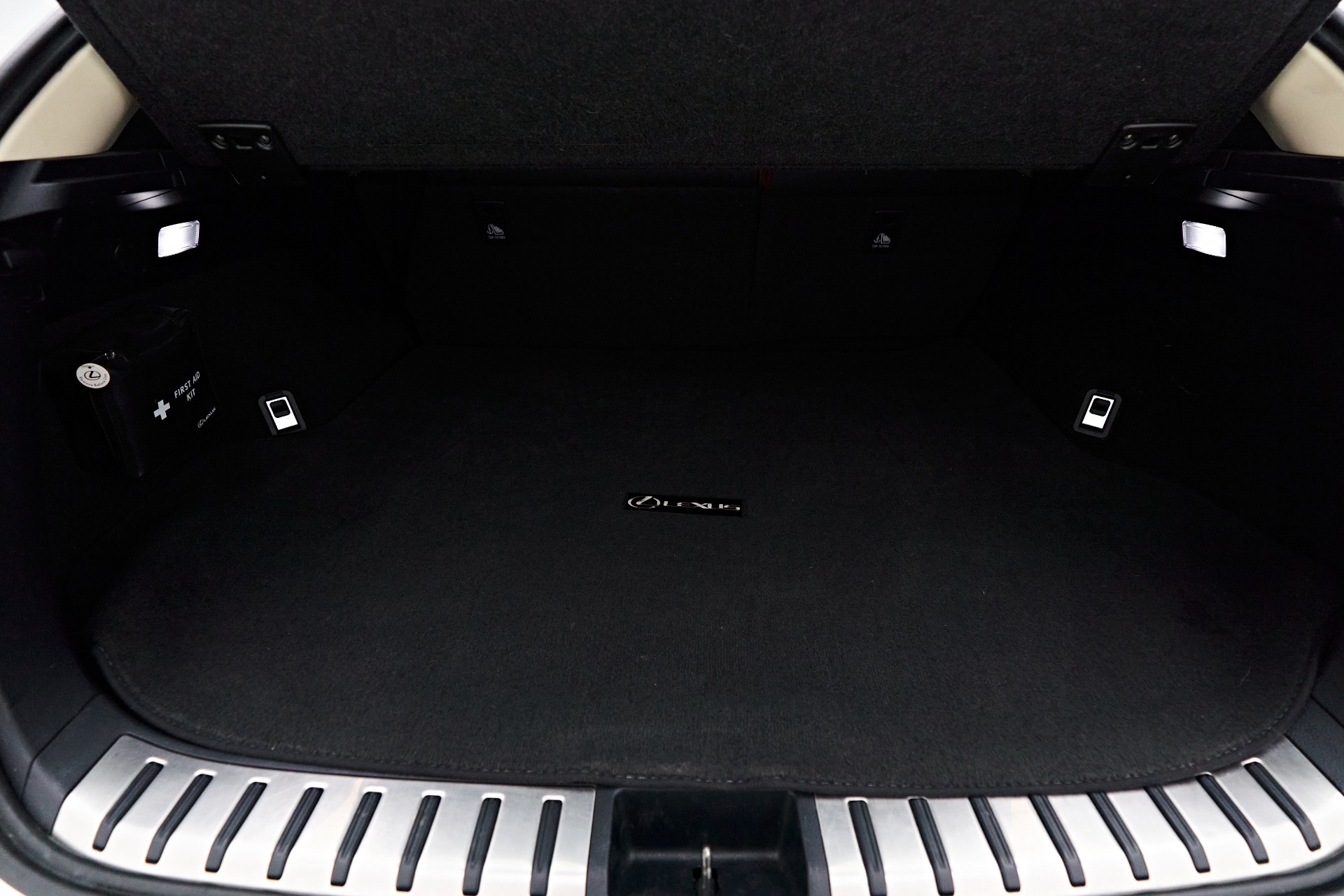 Trunk Lid Kit | LEXUS NX 300 BASE 2019 Trunk Lid Kit | LEXUS NX 300 BASE 2019