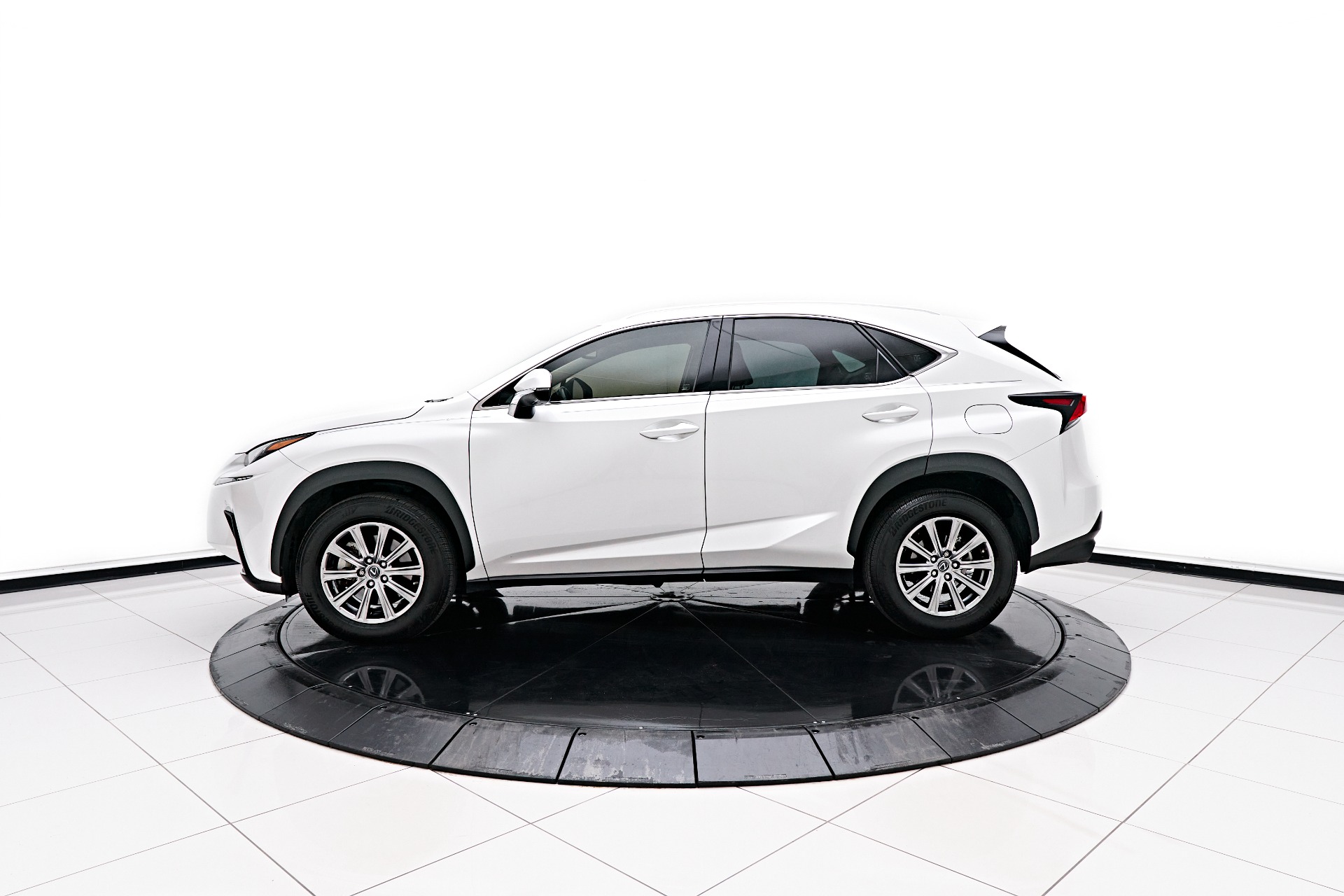 Right Side Kit | LEXUS NX 300 BASE 2019 Right Side Kit | LEXUS NX 300 BASE 2019