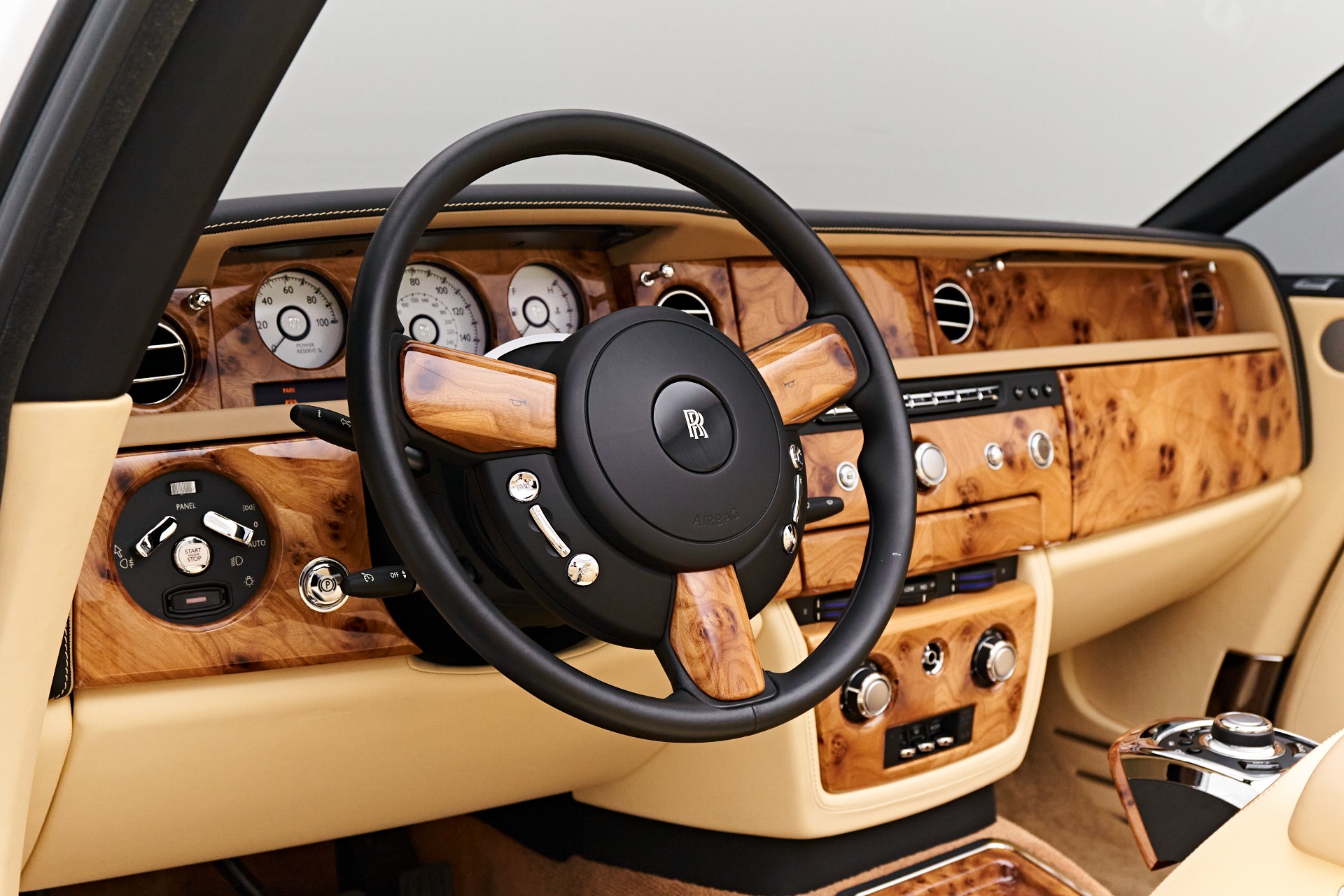 2022-rolls-royce-phantom-drophead-coupe-interior
