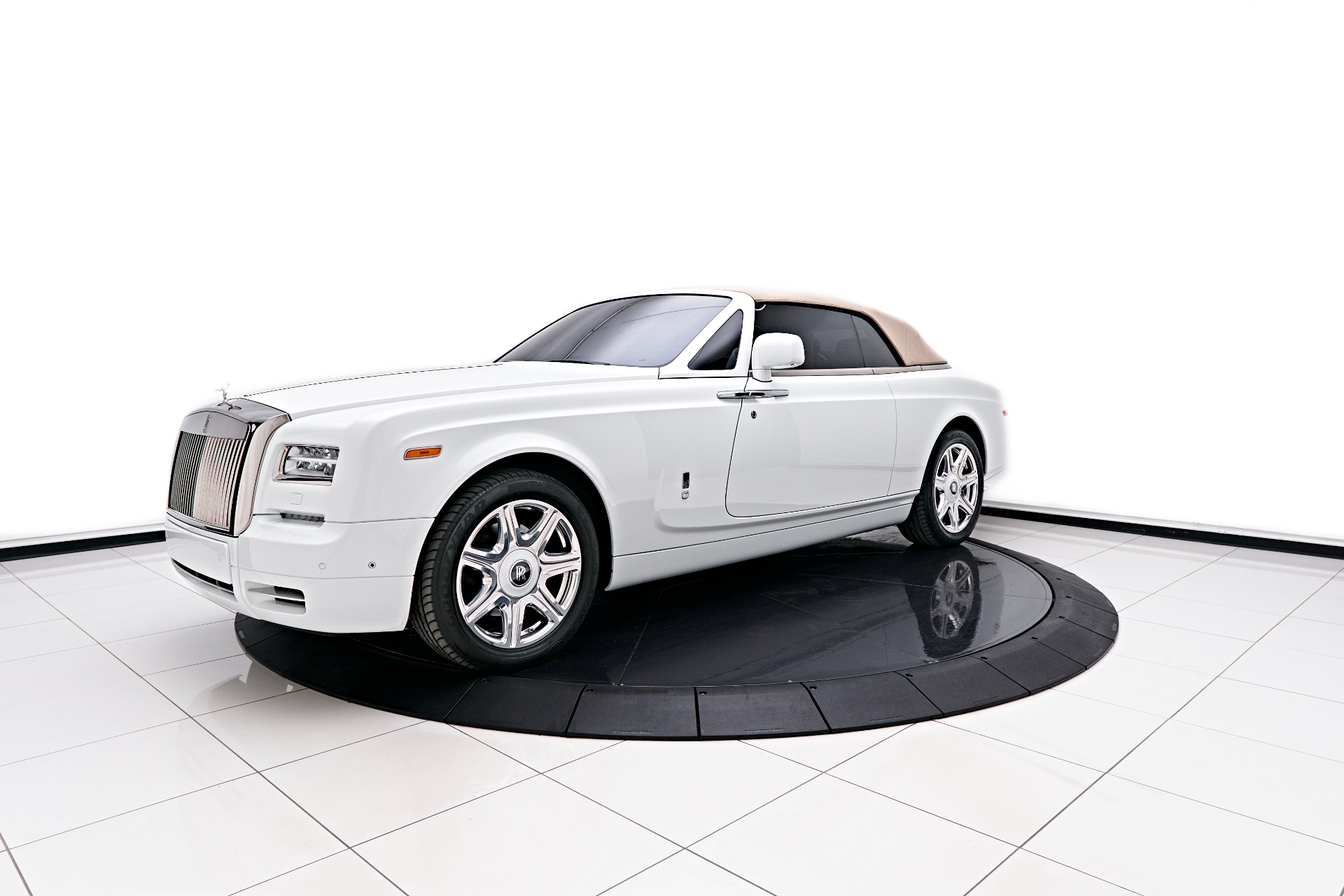 Used 2016 Rolls-Royce Phantom Drophead Coupe Base For Sale (Sold