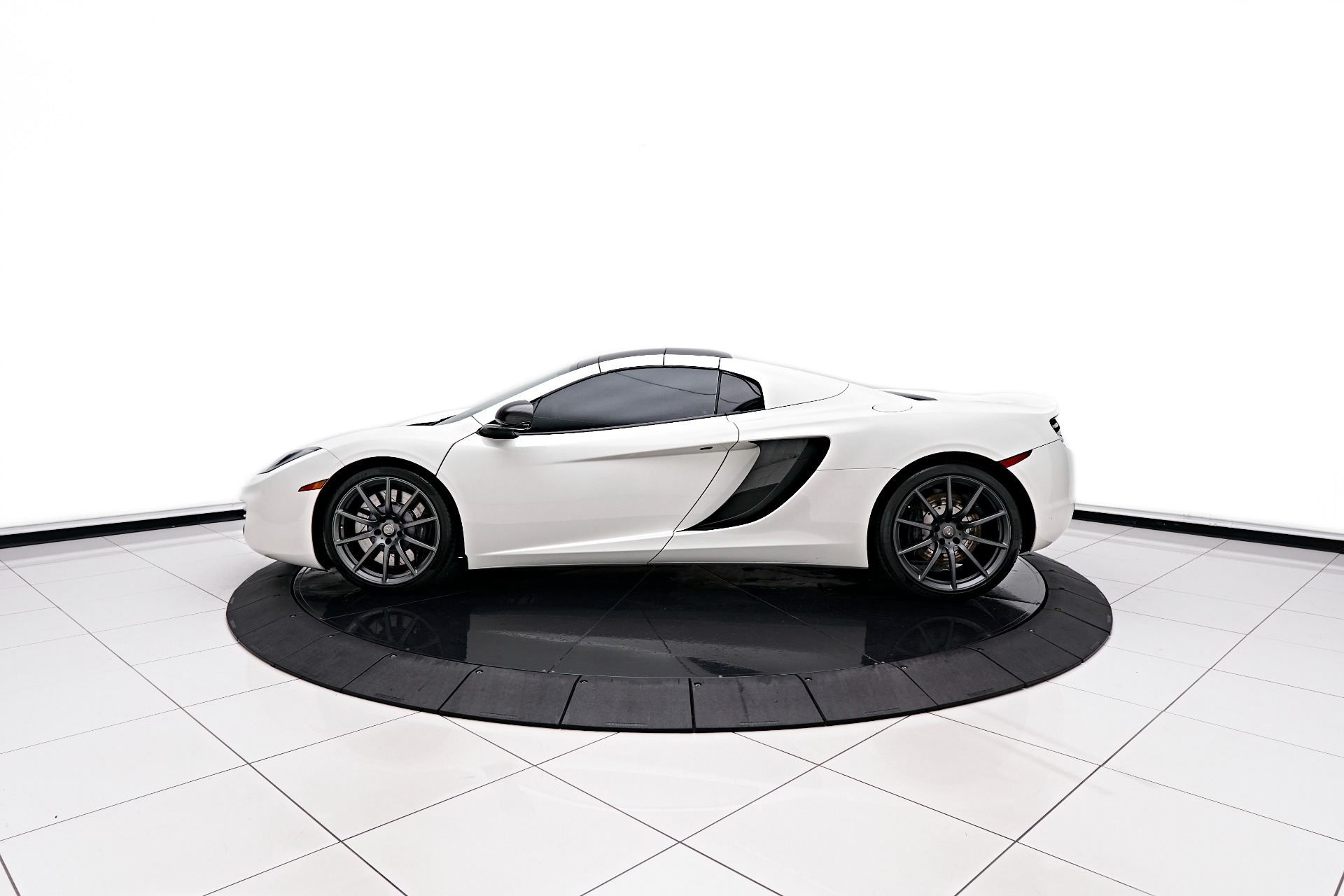 Used-2013-McLaren-MP4-12C-Base