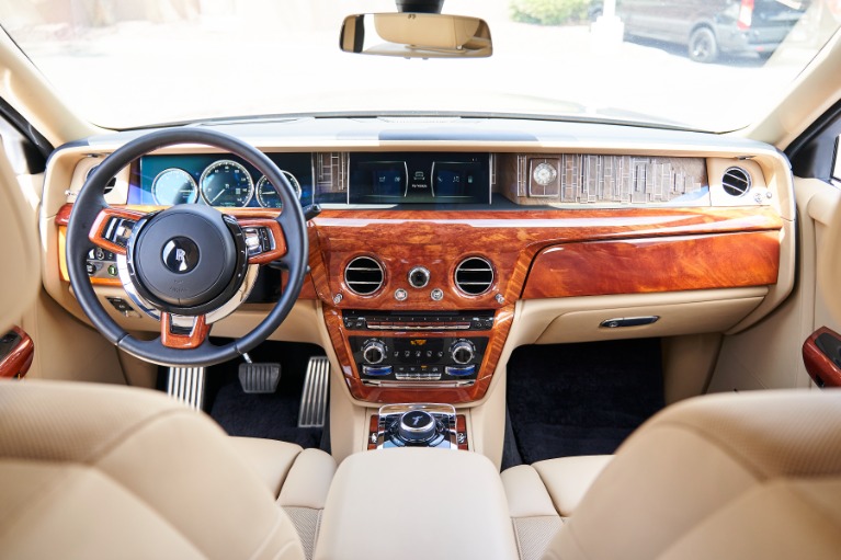 2019 RollsRoyce Phantom VIII  Indepth High Quality Interior and Exterior  Walkaround  YouTube