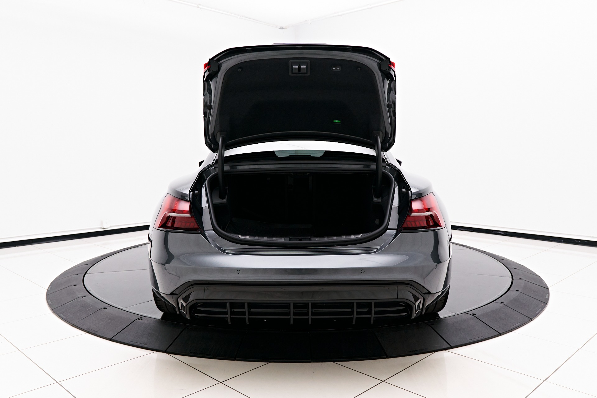 Trunk Ledge Kit | AUDI E-TRON 2022 Trunk Ledge Kit | AUDI E-TRON 2022