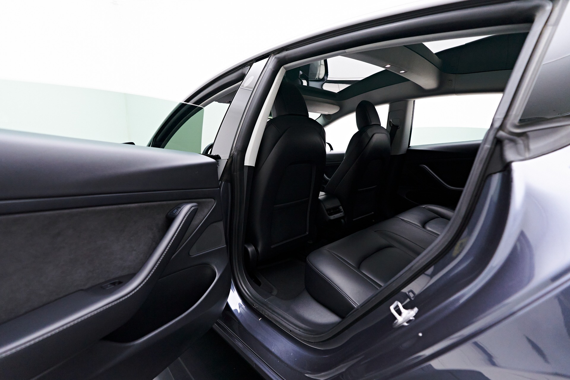 2021 tesla model 3 standard range plus interior discount