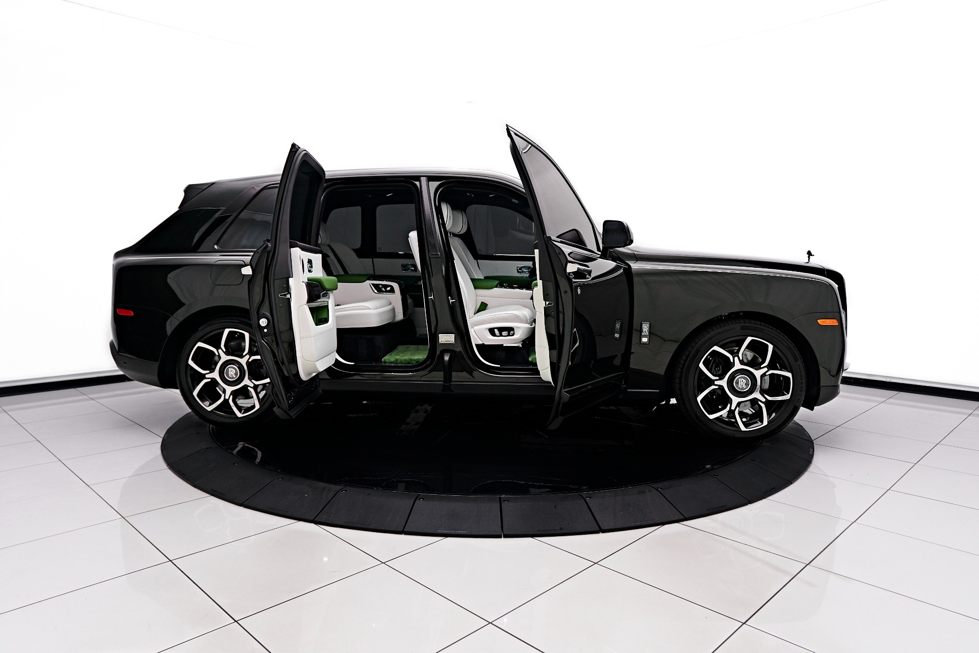 Used 2023 Rolls-Royce Cullinan Black Badge For Sale ($599,995