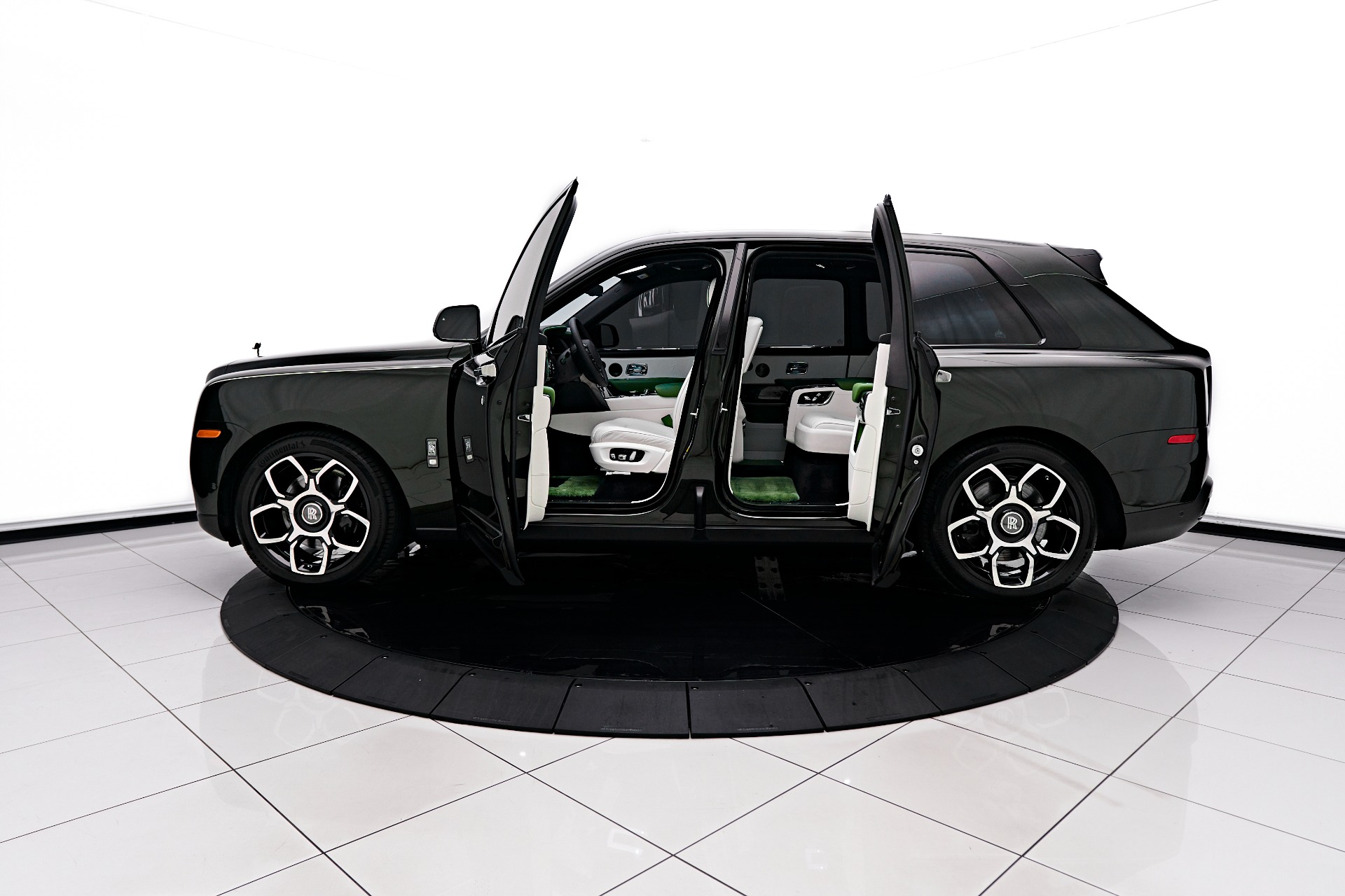 Used 2023 Rolls-Royce Cullinan Black Badge For Sale ($599,995