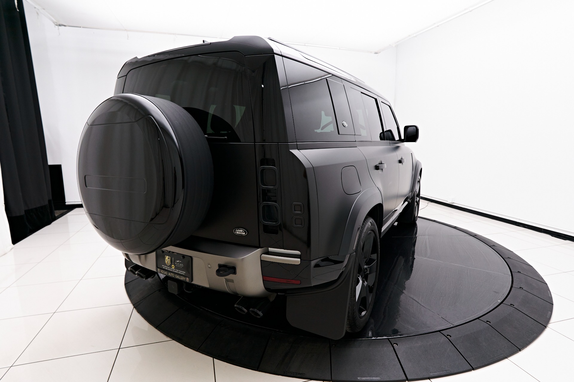 2023 Land Rover Defender 110 X Dynamic - Modern Luxury Off-Road SUV! 