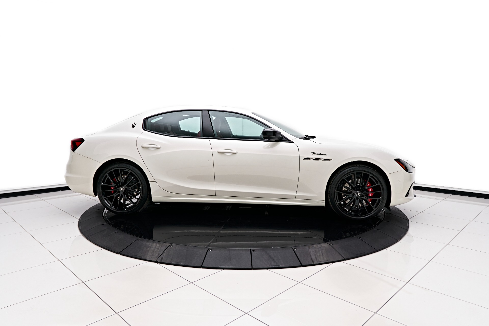 Certified Pre-Owned 2023 Maserati Ghibli Modena Q4 4D Sedan in Golden  Valley #PX419800