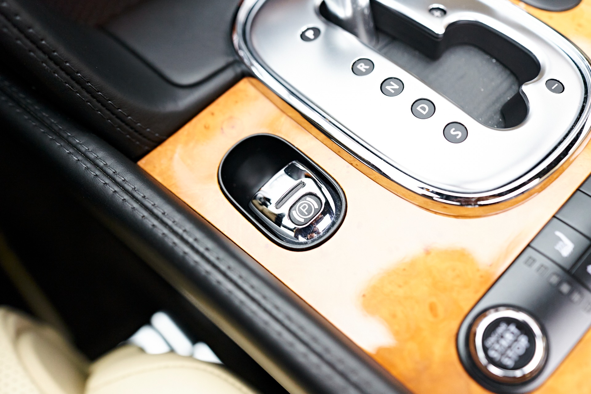 Used 2014 Bentley Flying Spur Base For Sale (Sold) | Lotus