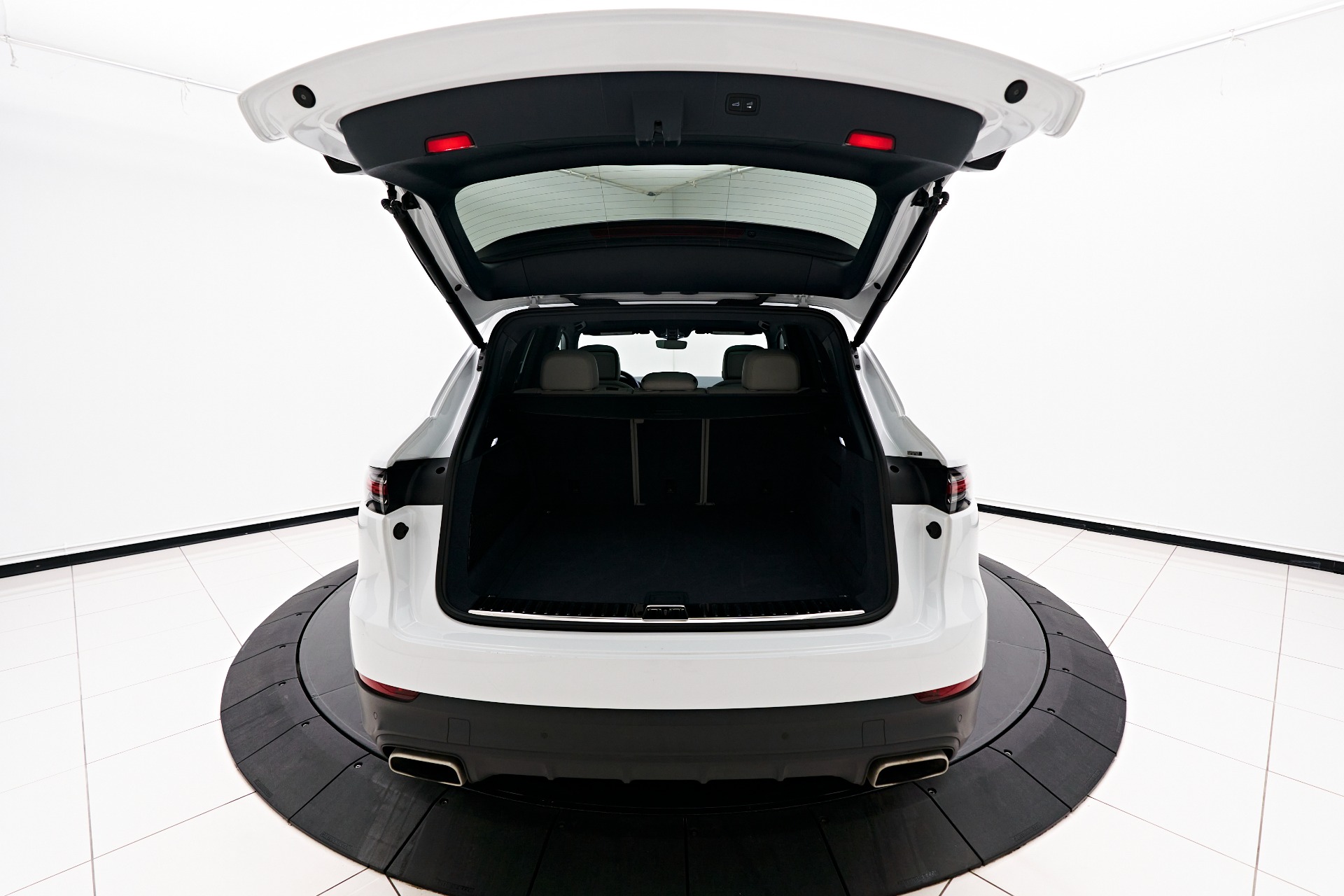 Trunk Ledge Kit | 2020 Jaguar E-PACE BASE