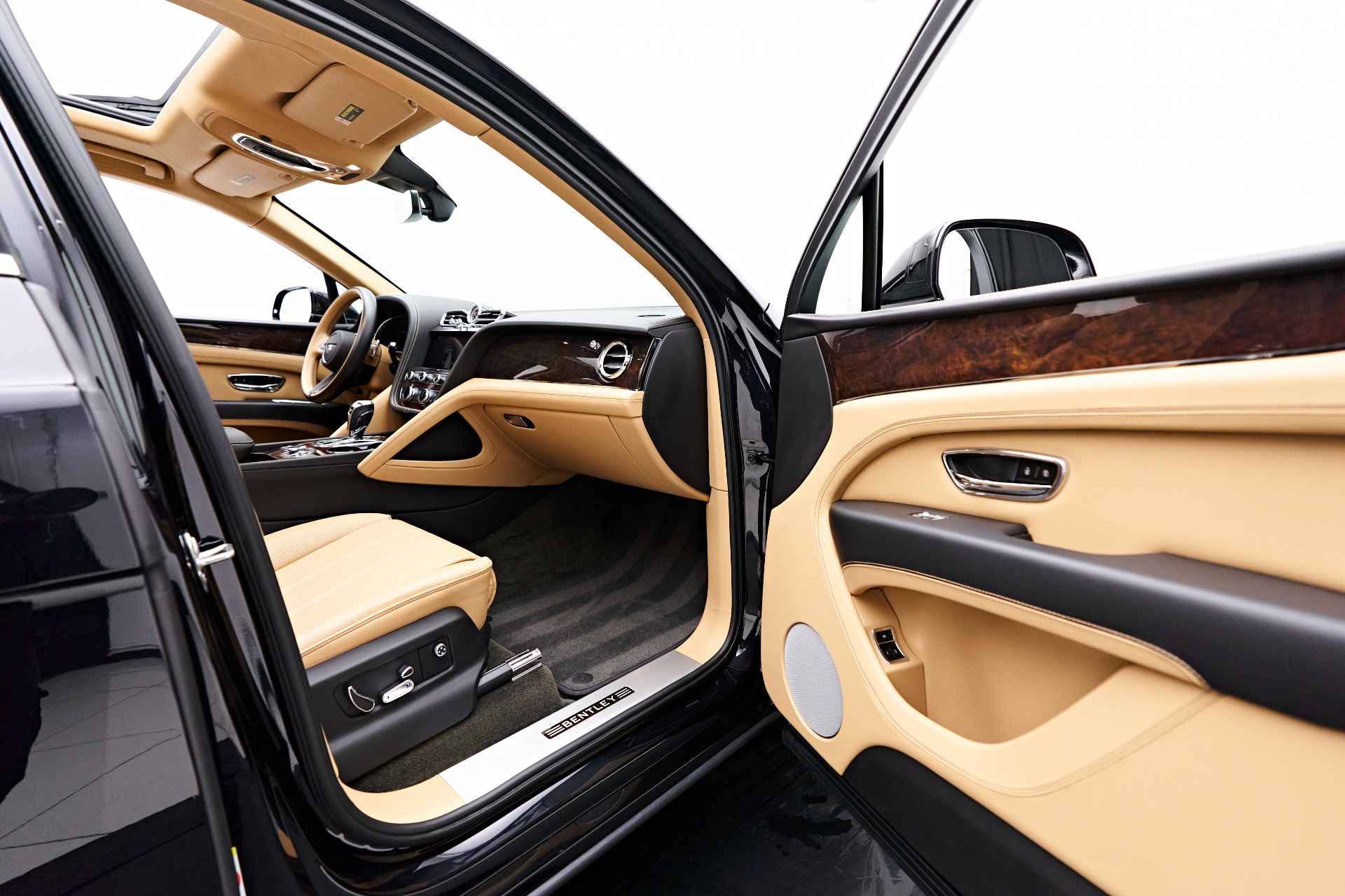 Used 2021 Bentley Bentayga V8 For Sale (Sold) | Lotus Cars Used 2021 Bentley Bentayga V8 For Sale (Sold) | Lotus Cars