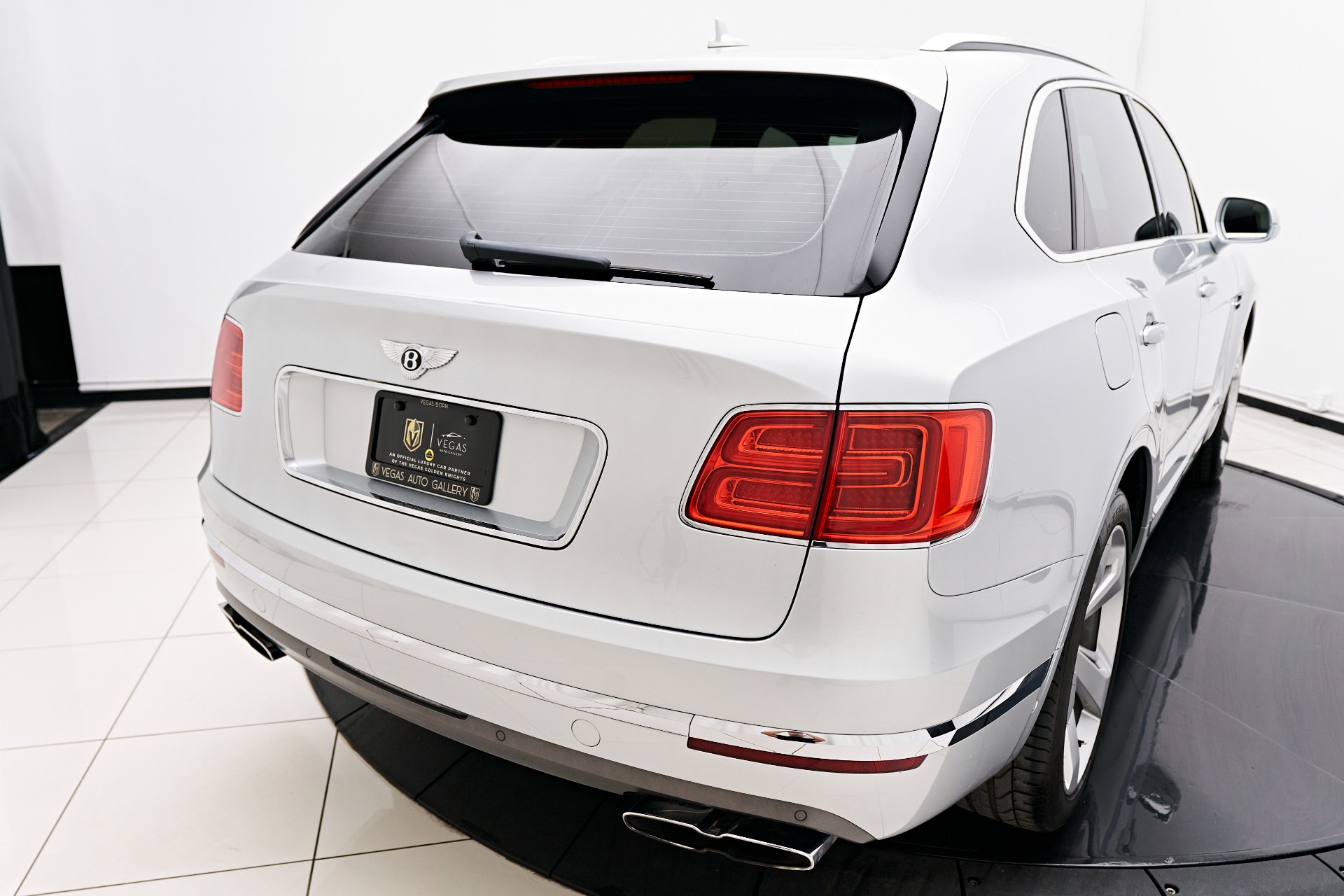 Used 2019 Bentley Bentayga V8 For Sale (Sold) | Lotus Cars Used 2019 Bentley Bentayga V8 For Sale (Sold) | Lotus Cars