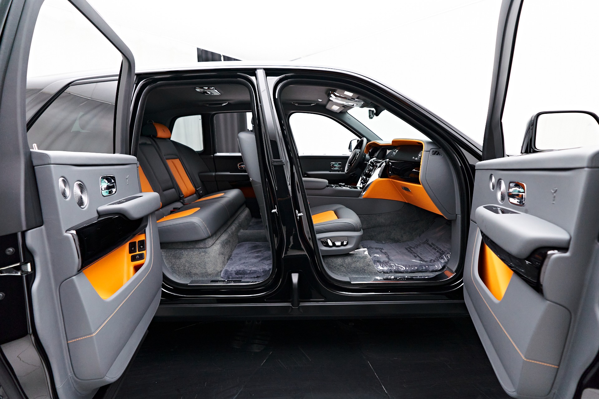 LX 100包、MX RXS各50包 Used 2023 Rolls-Royce Cullinan Base For Sale (Sold) | Lotus