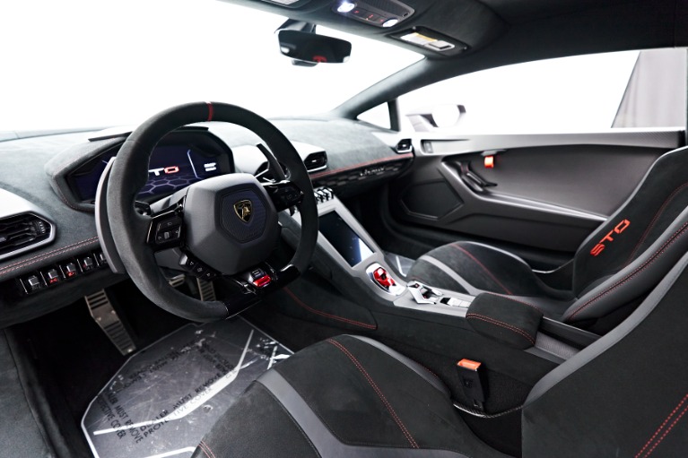 Used 2022 Lamborghini Huracan STO Base for sale Sold at Lotus Las Vegas in Las Vegas NV 89118 2