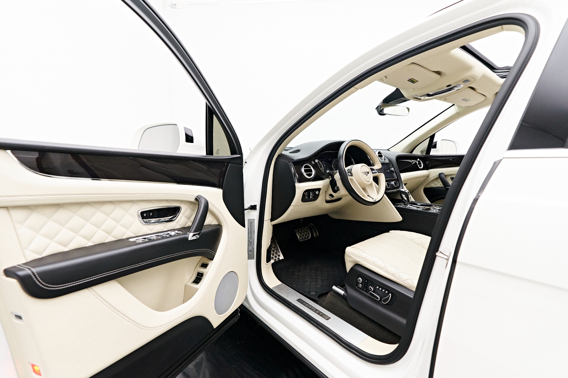 Used 2018 Bentley Bentayga Mulliner For Sale (Sold) | Lotus Las