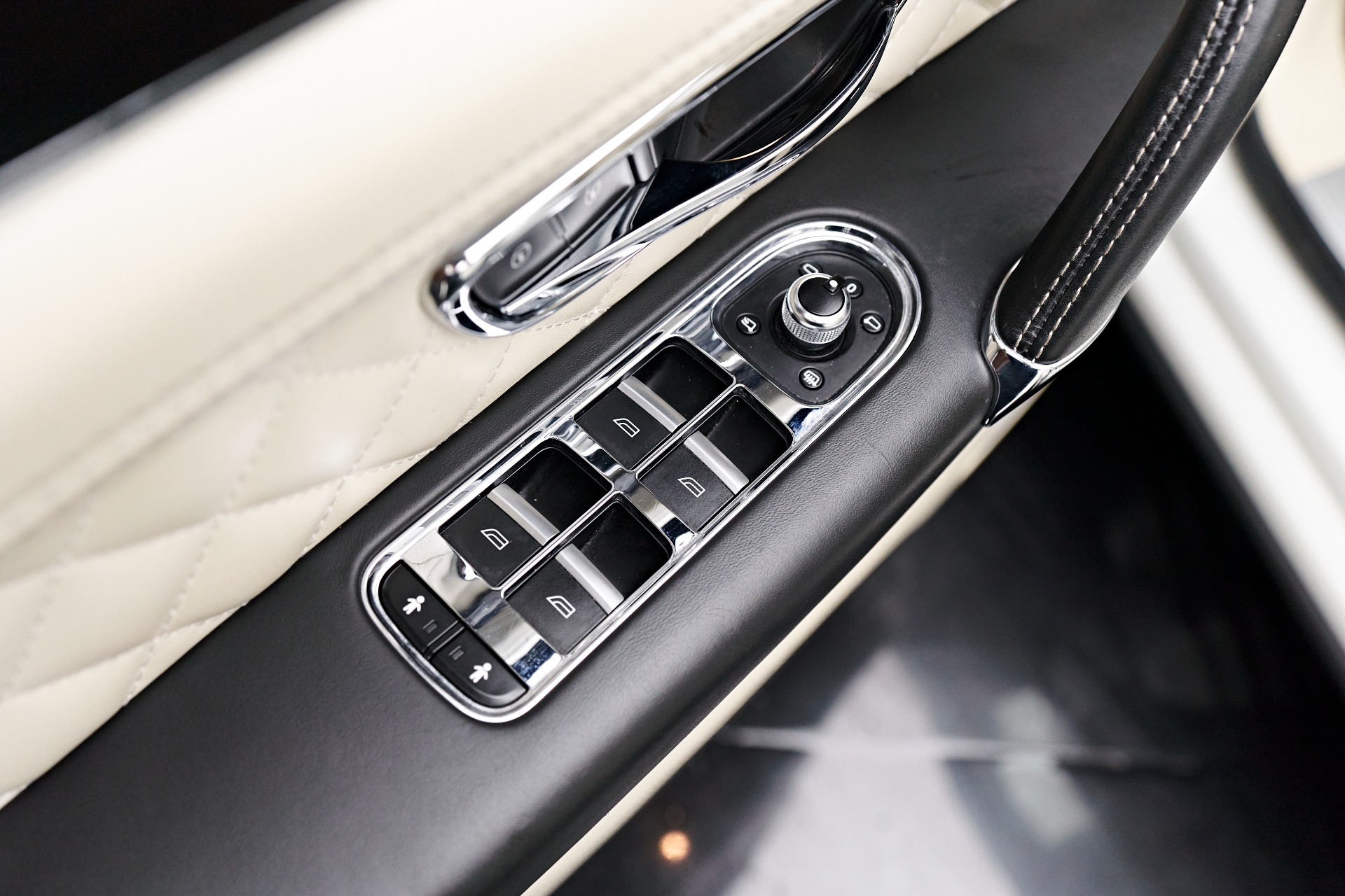 Used 2018 Bentley Bentayga Mulliner For Sale (Sold) | Lotus Las