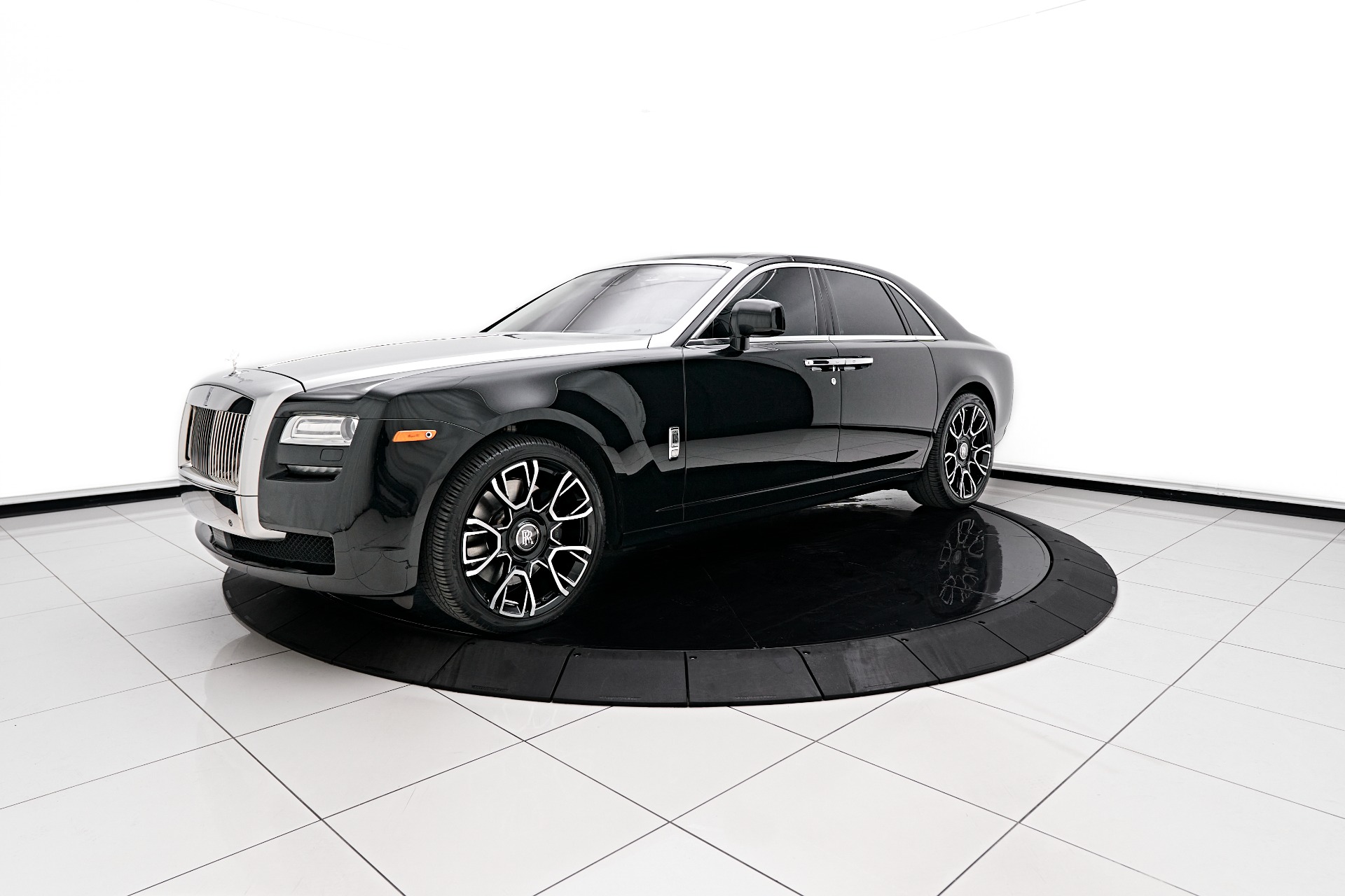 洋書 ROLLS ROYCE IN AMERICA Used-2010-Rolls-Royce-Ghost-