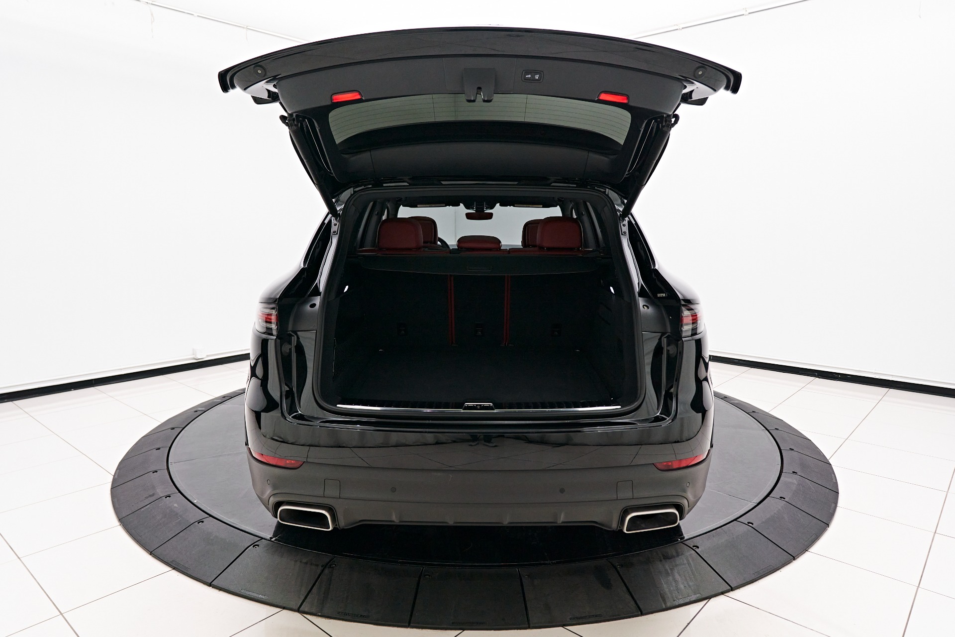 Trunk Ledge Kit | PORSCHE CAYENNE BASE 2021 Trunk Ledge Kit | PORSCHE CAYENNE BASE 2021