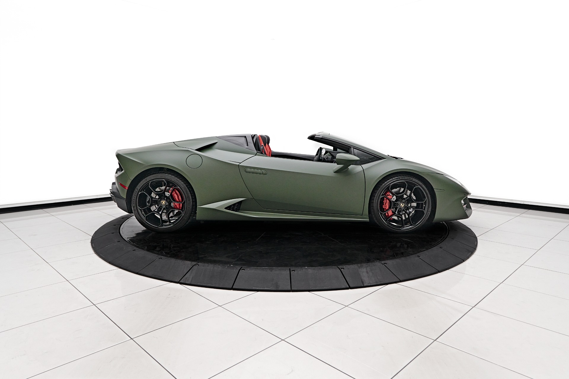 Used-2019-Lamborghini-Huracan-