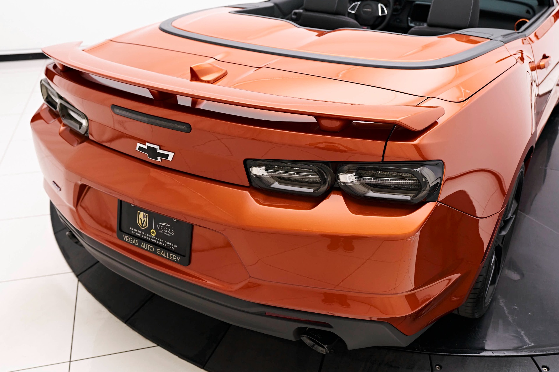 Standard Hood Fender & Mirror | CHEVROLET CAMARO SS 2023 Standard Hood Fender & Mirror | CHEVROLET CAMARO SS 2023