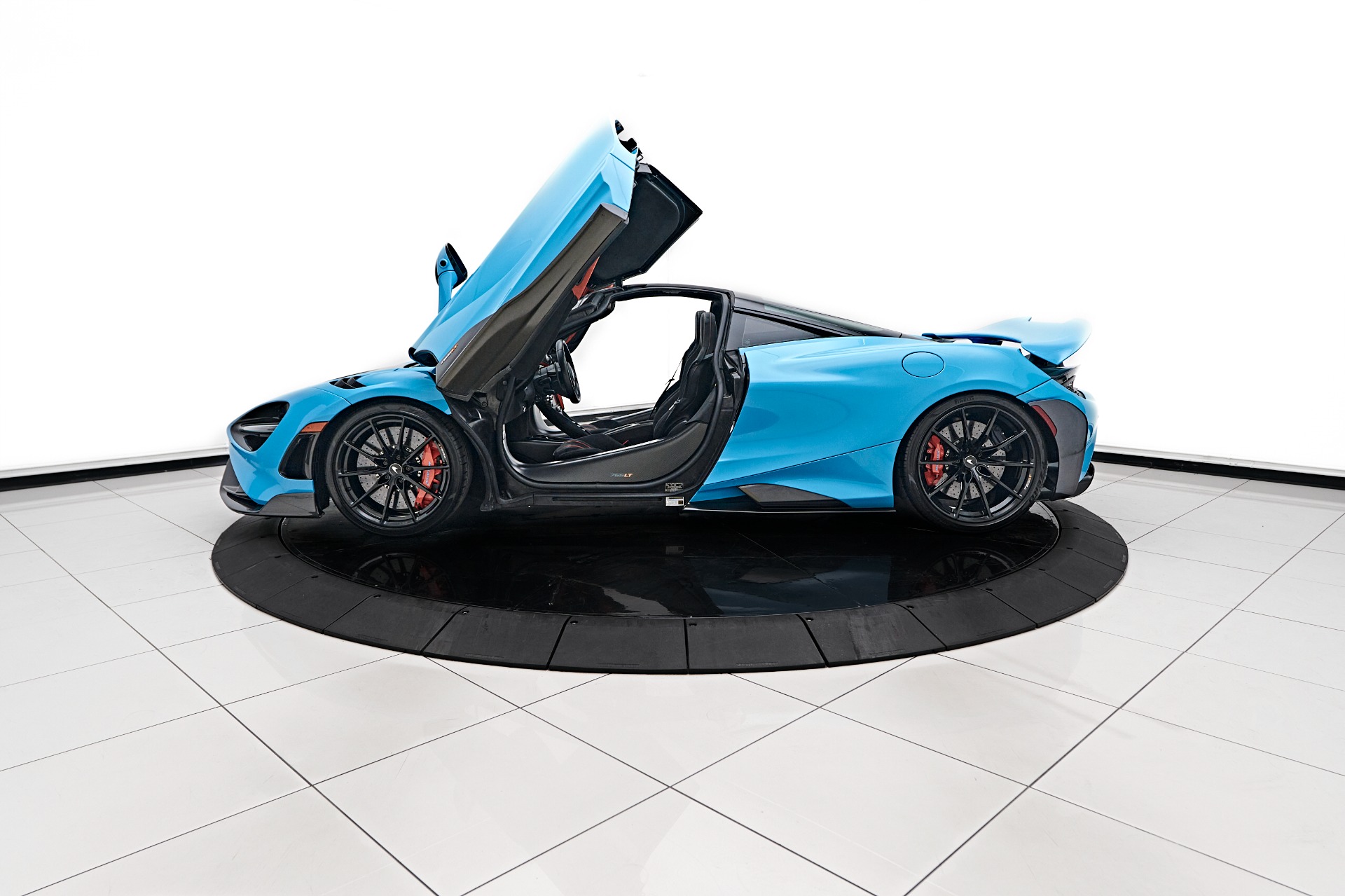 Used-2021-McLaren-765LT-Base-