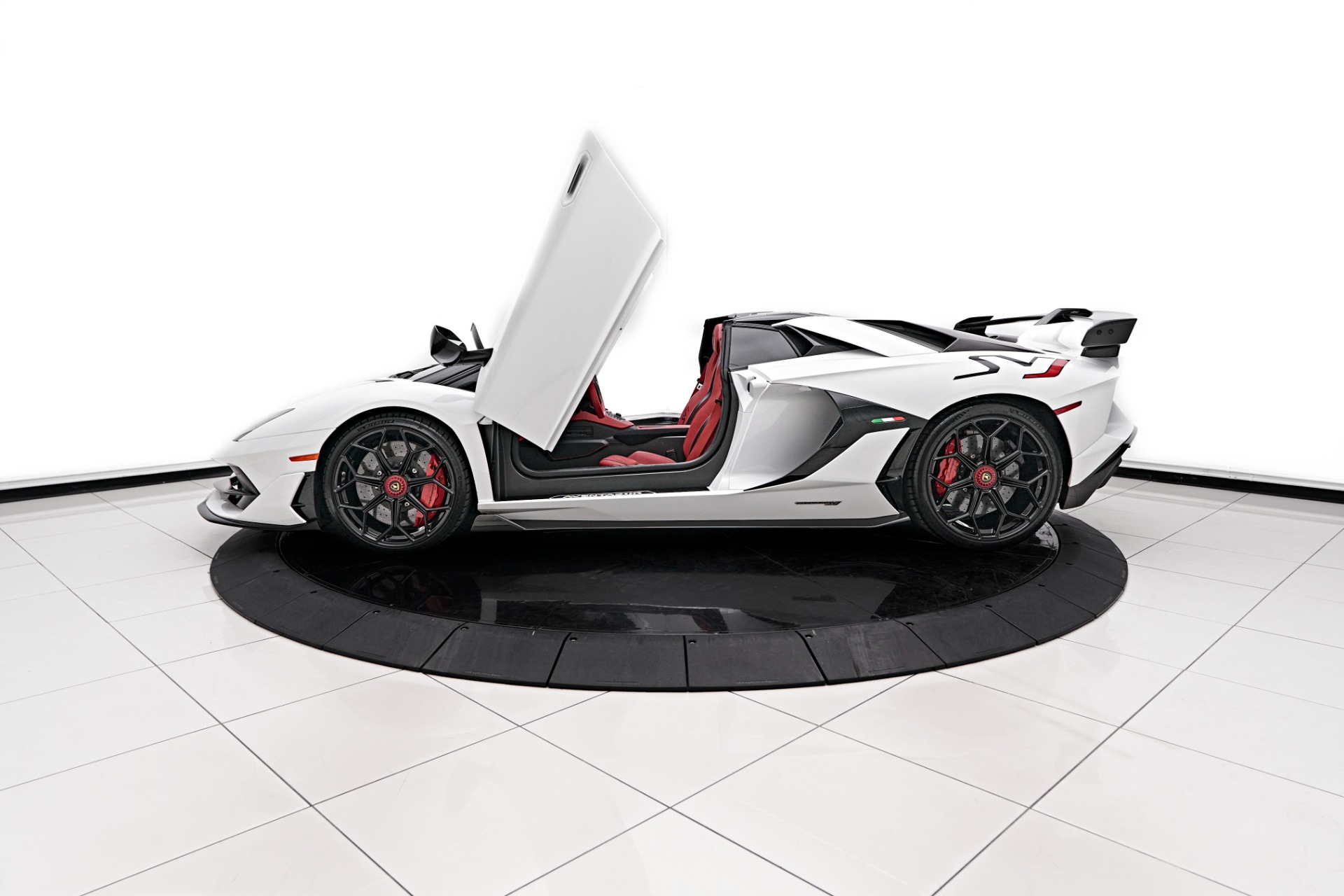 玖唯瑠／eセ Used 2021 Lamborghini Aventador SVJ Base For Sale (Sold