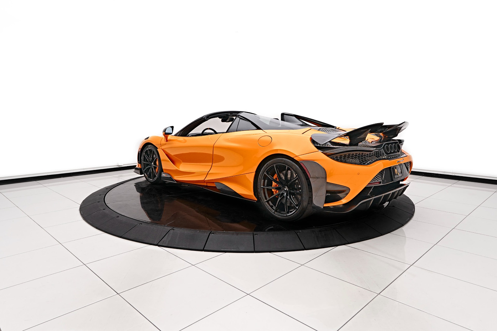 γ140 アバロン オレンジ カーペンター G546 Used-2022-McLaren-765LT-Base-