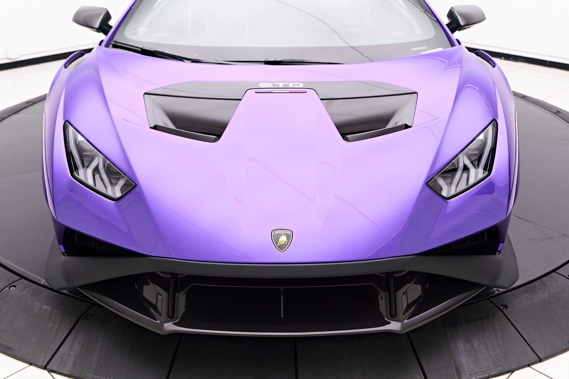 2022 Lamborghini Huracan STO VIN: ZHWUA6ZX0NLA20640