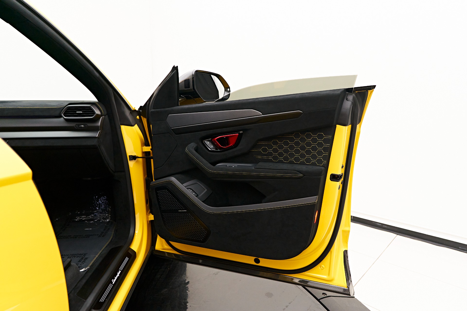 Modèle réduit Lamborghini Urus S Giallo Auge 1/43 | Looksmart