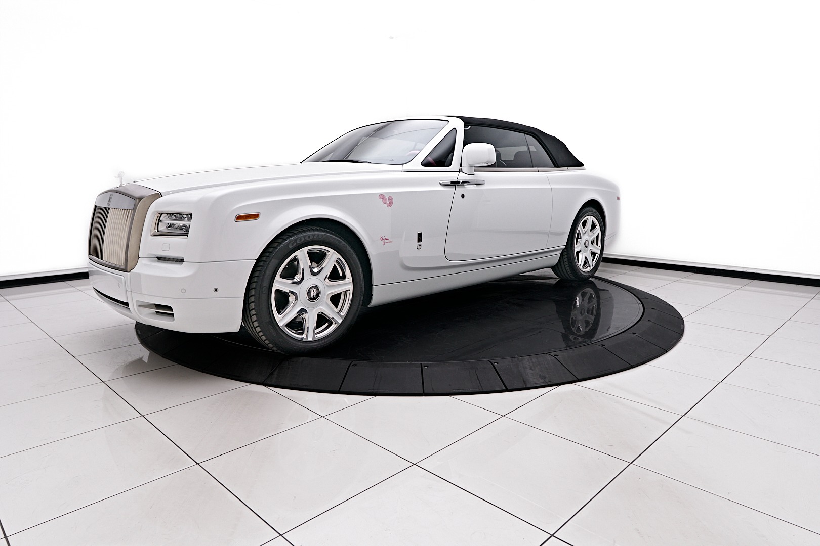 Used-2015-Rolls-Royce-Phantom-