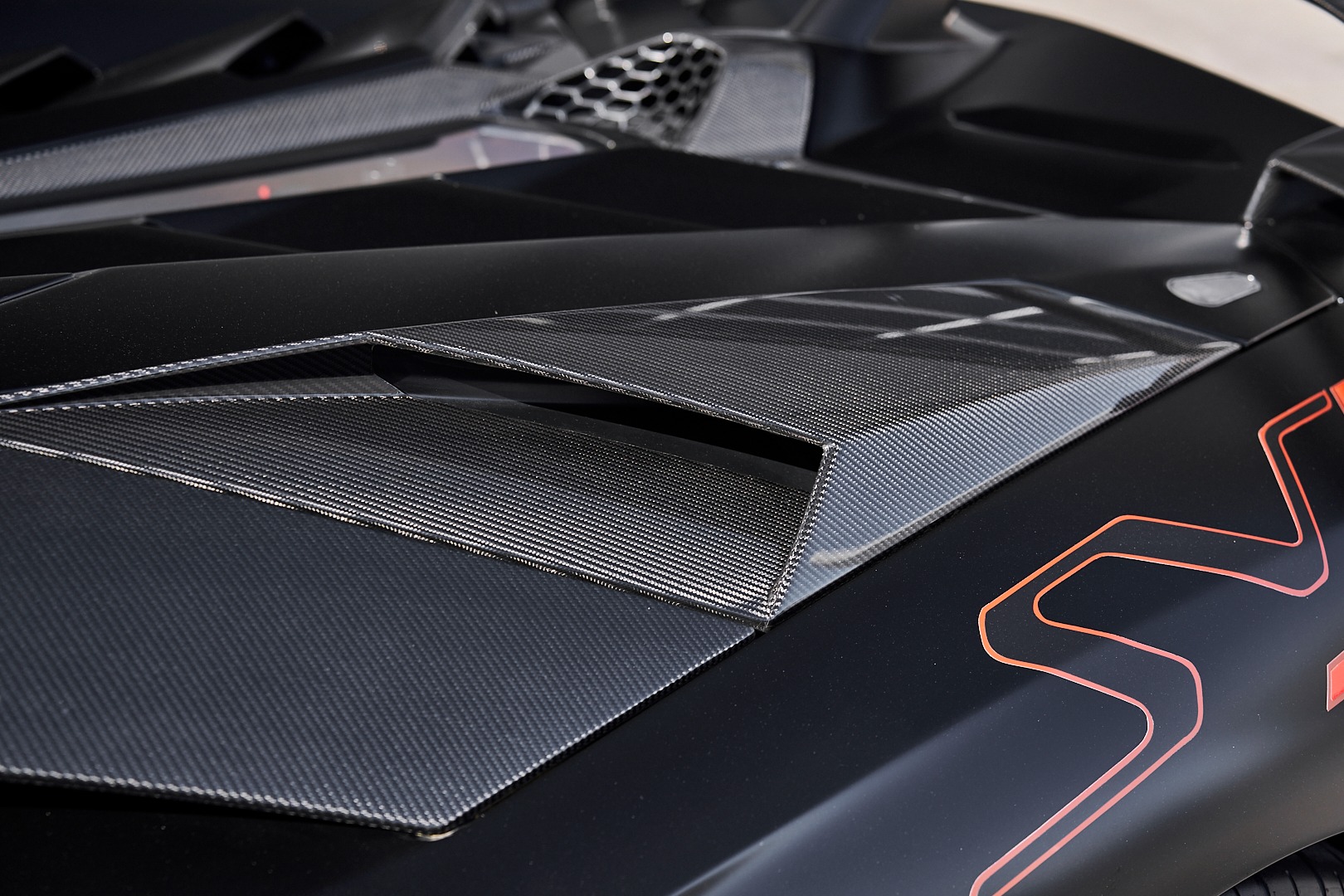 アクセサリー Form Follows Function:  of the Supercar Used 2021 Lamborghini Aventador SVJ Base For Sale ($873,700