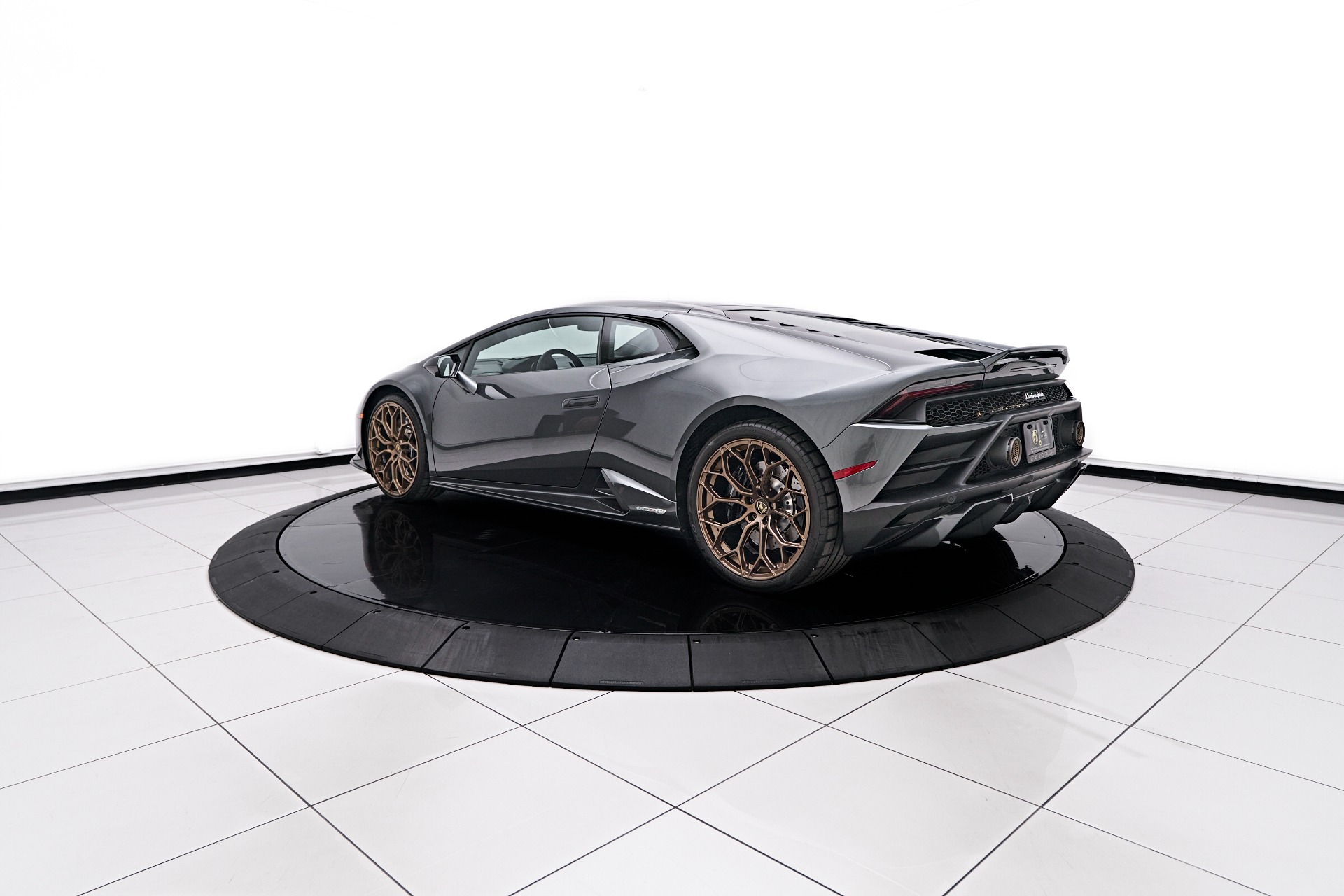 Lamborghini HURACAN EVO RWD エンジンサウンドレコード Huracán EVO RWD - Sounds fun. And it is - YouTube