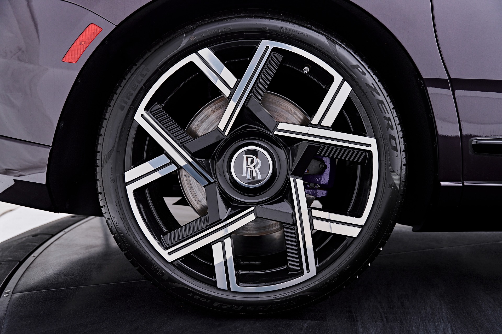 2025 Rolls-Royce Cullinan Black Badge - Photo 30