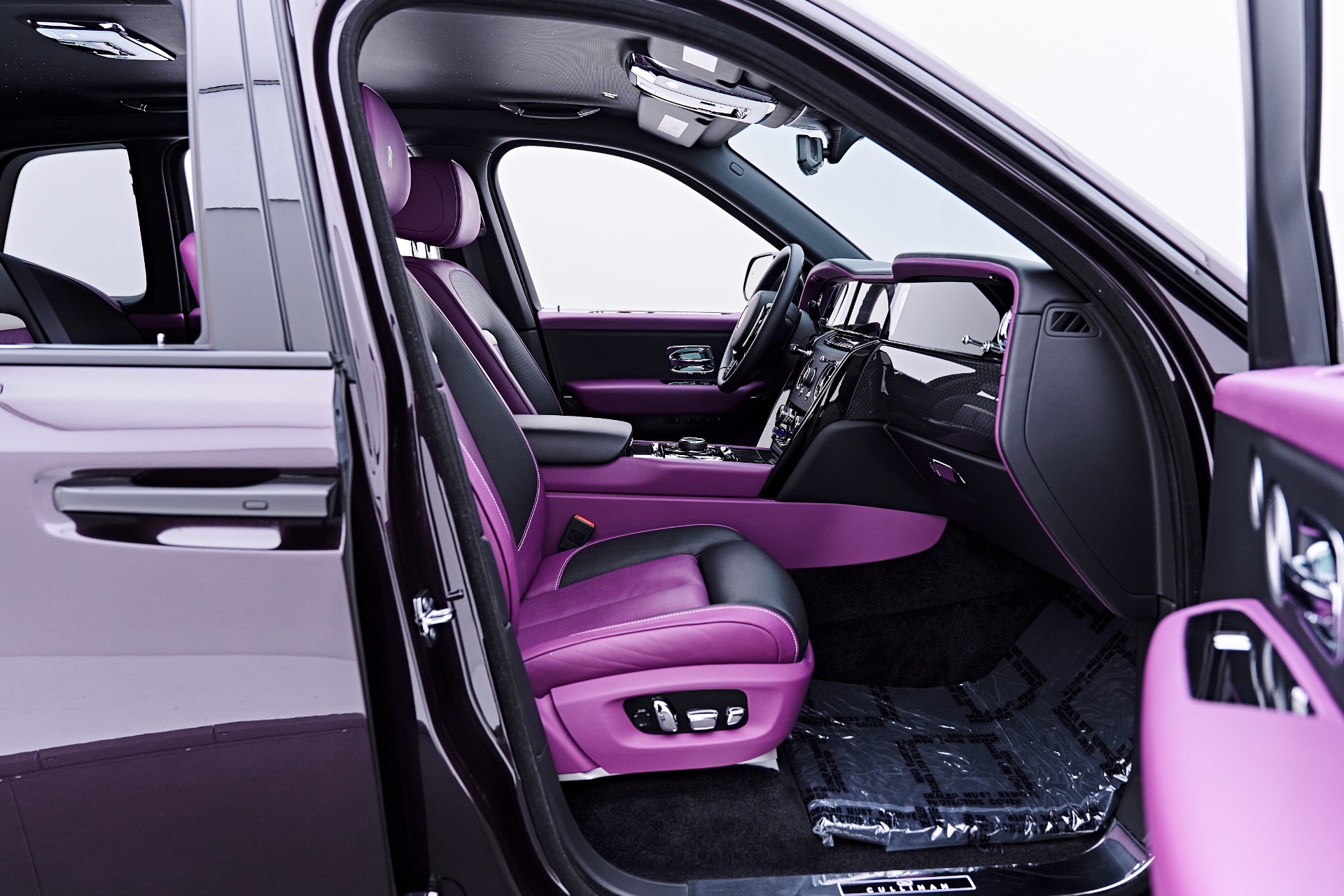 2025 Rolls-Royce Cullinan Black Badge - Photo 34