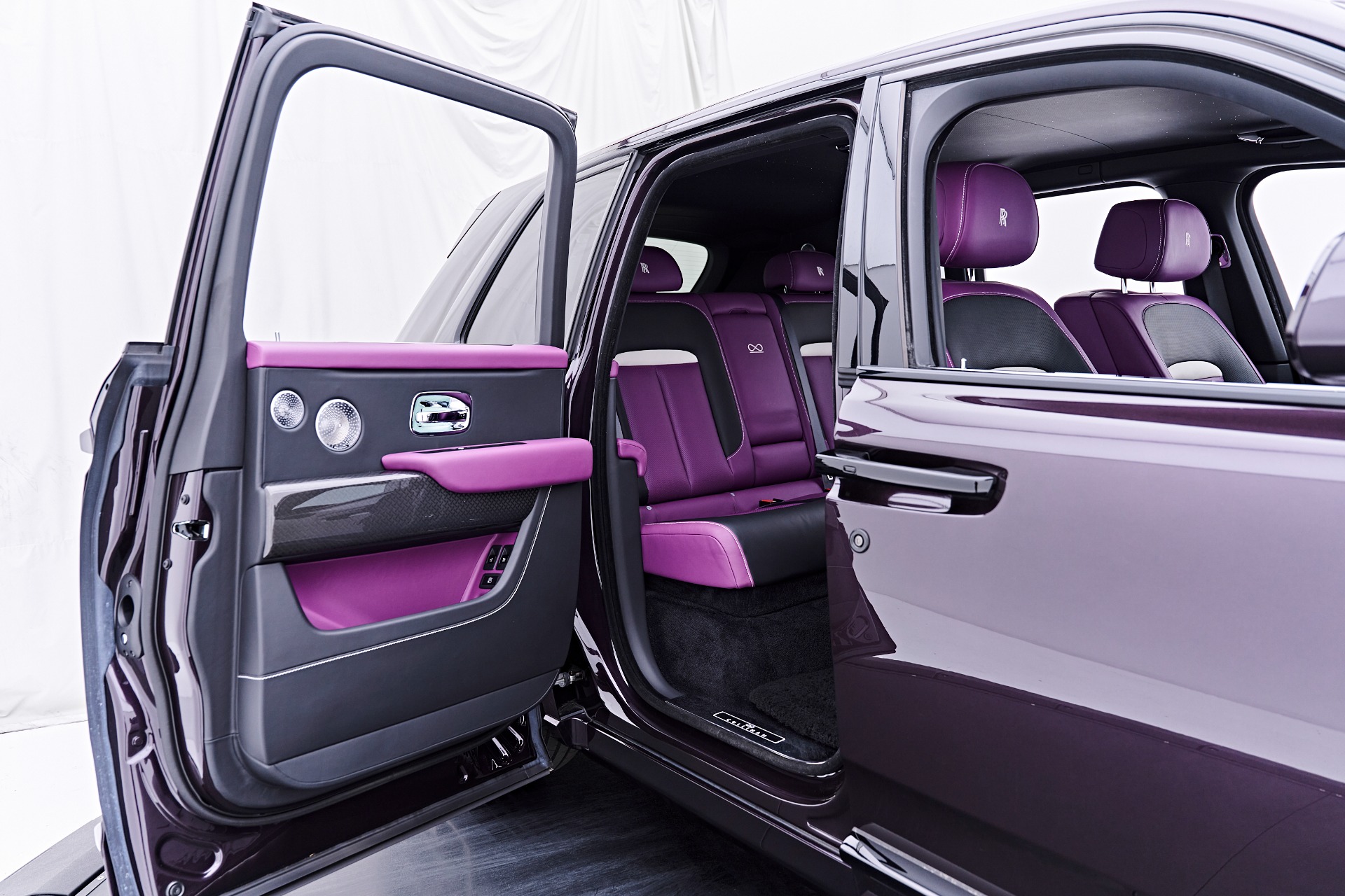 2025 Rolls-Royce Cullinan Black Badge - Photo 37