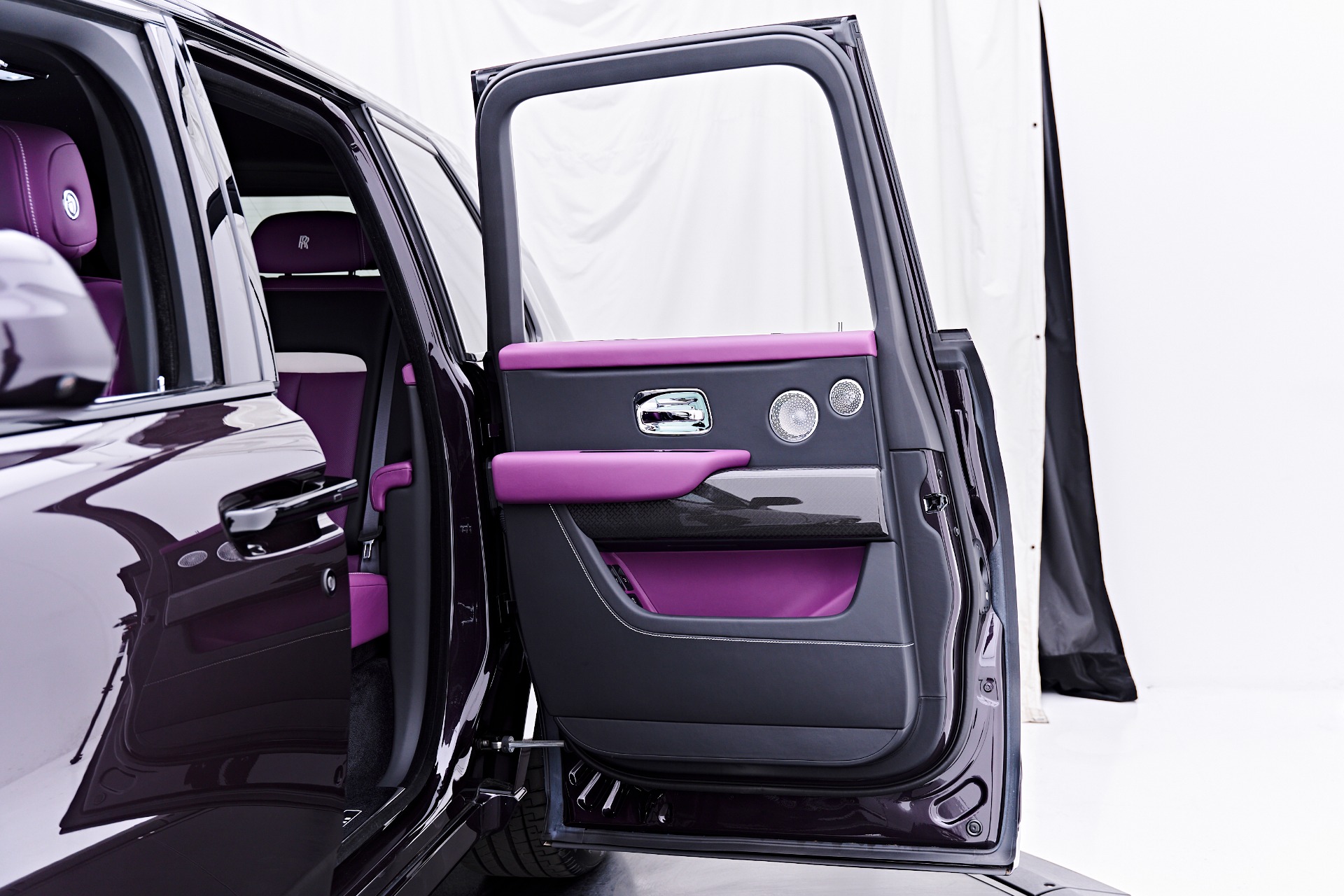 2025 Rolls-Royce Cullinan Black Badge - Photo 38