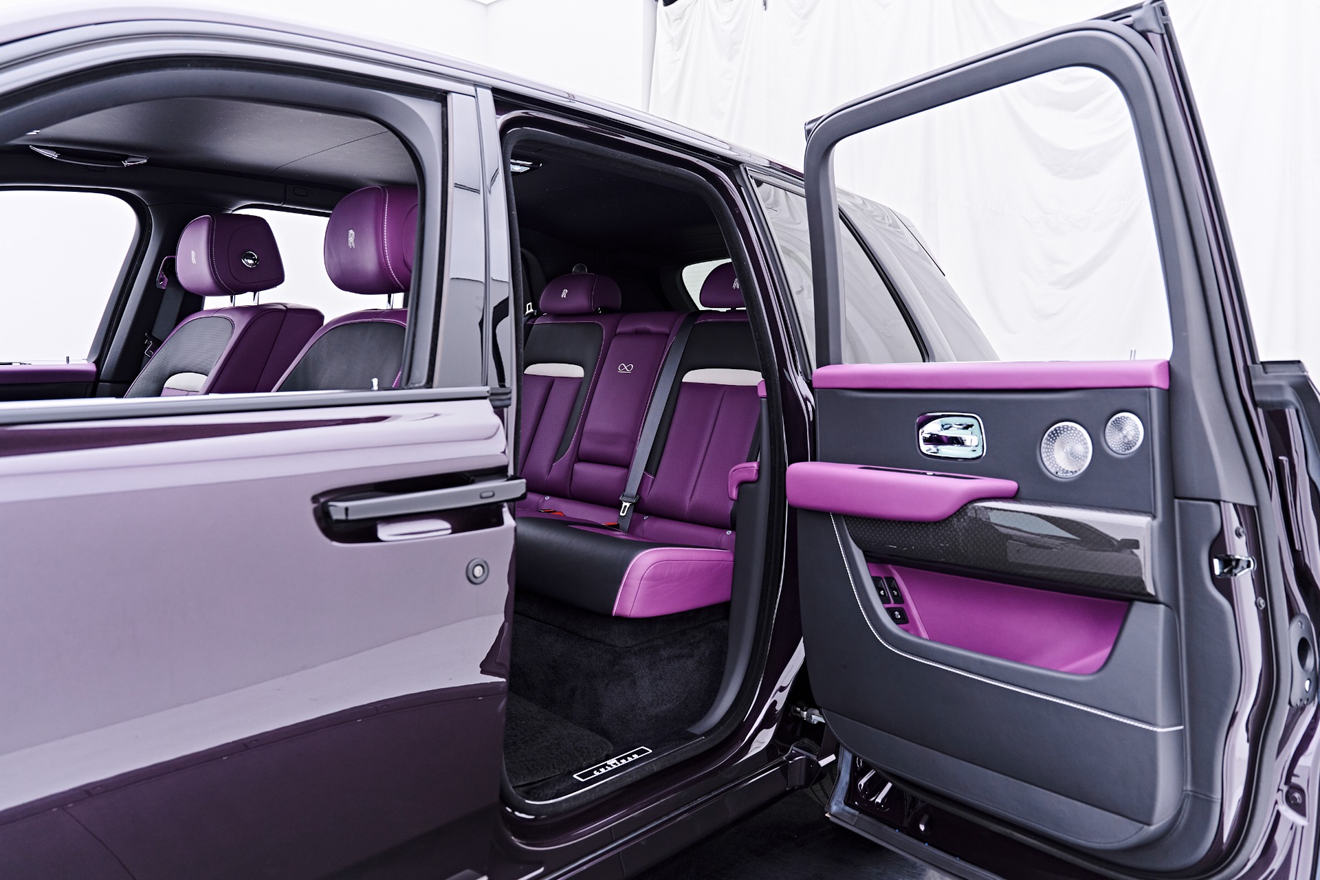 2025 Rolls-Royce Cullinan Black Badge - Photo 39