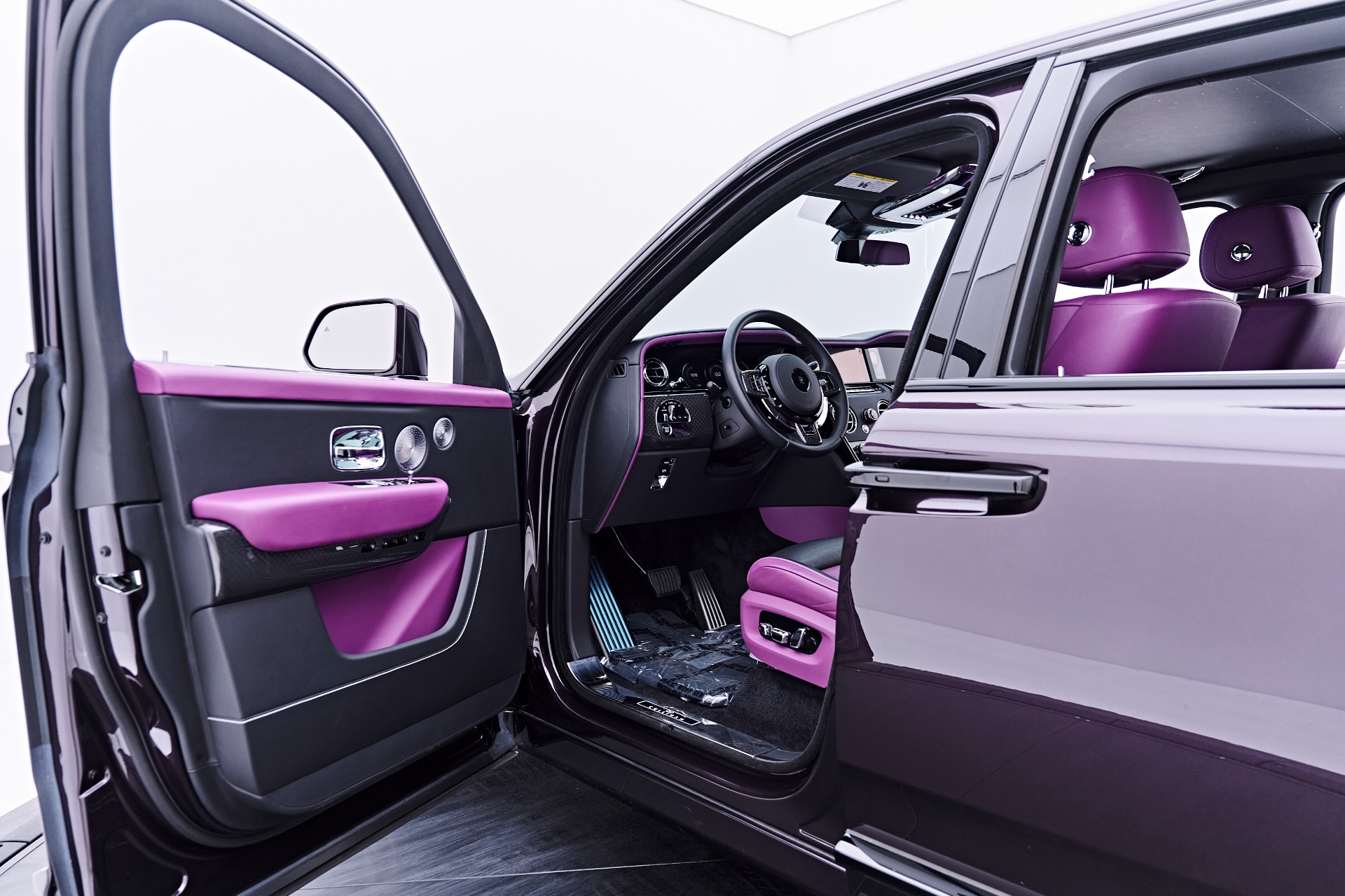 2025 Rolls-Royce Cullinan Black Badge - Photo 42
