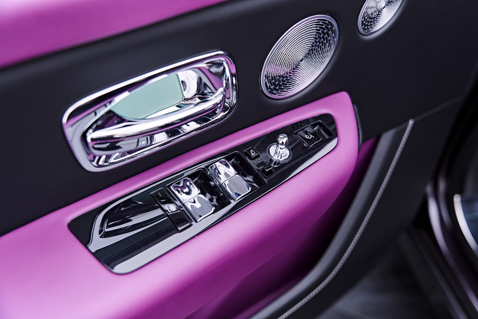 2025 Rolls-Royce Cullinan Black Badge - Photo 44