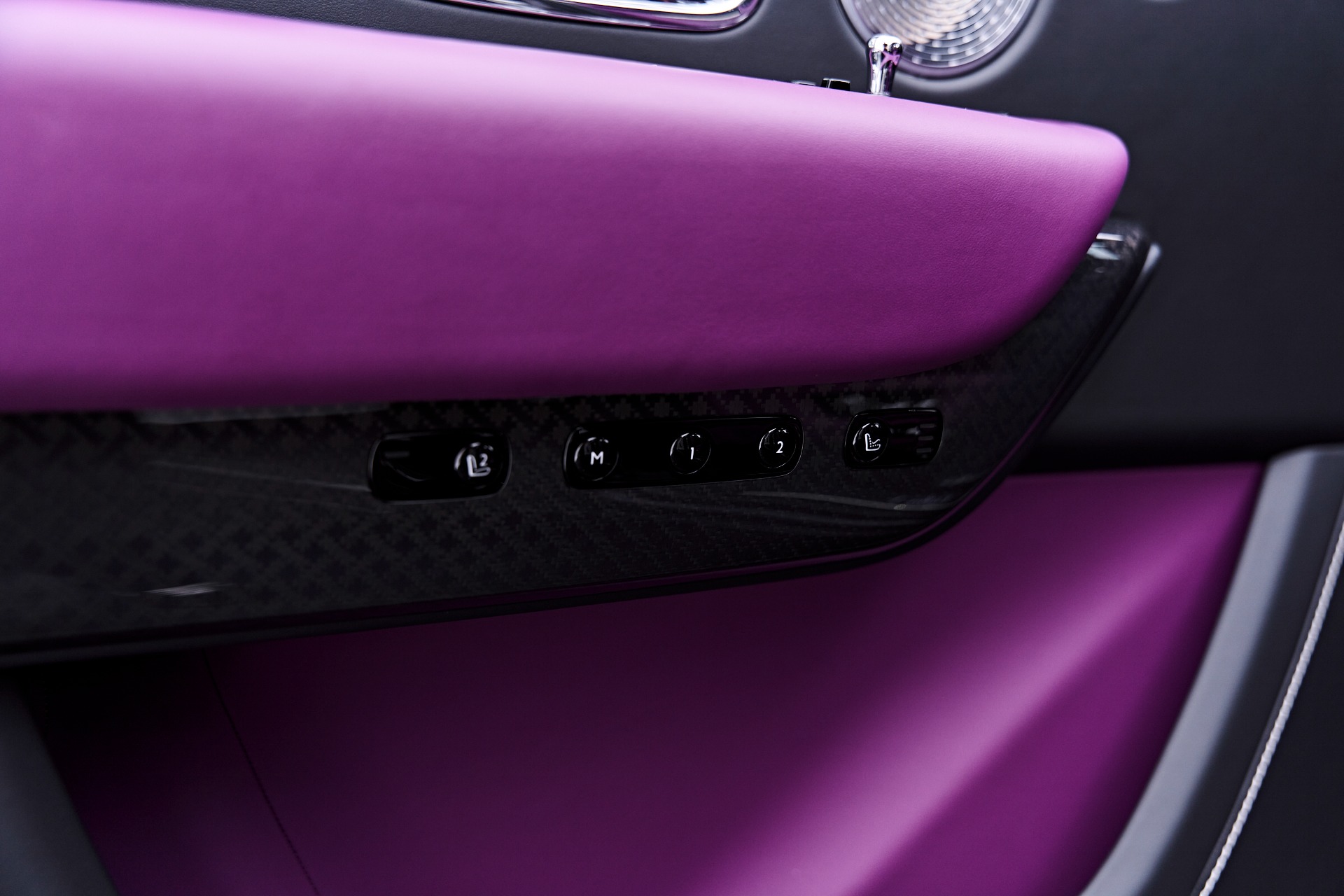2025 Rolls-Royce Cullinan Black Badge - Photo 47