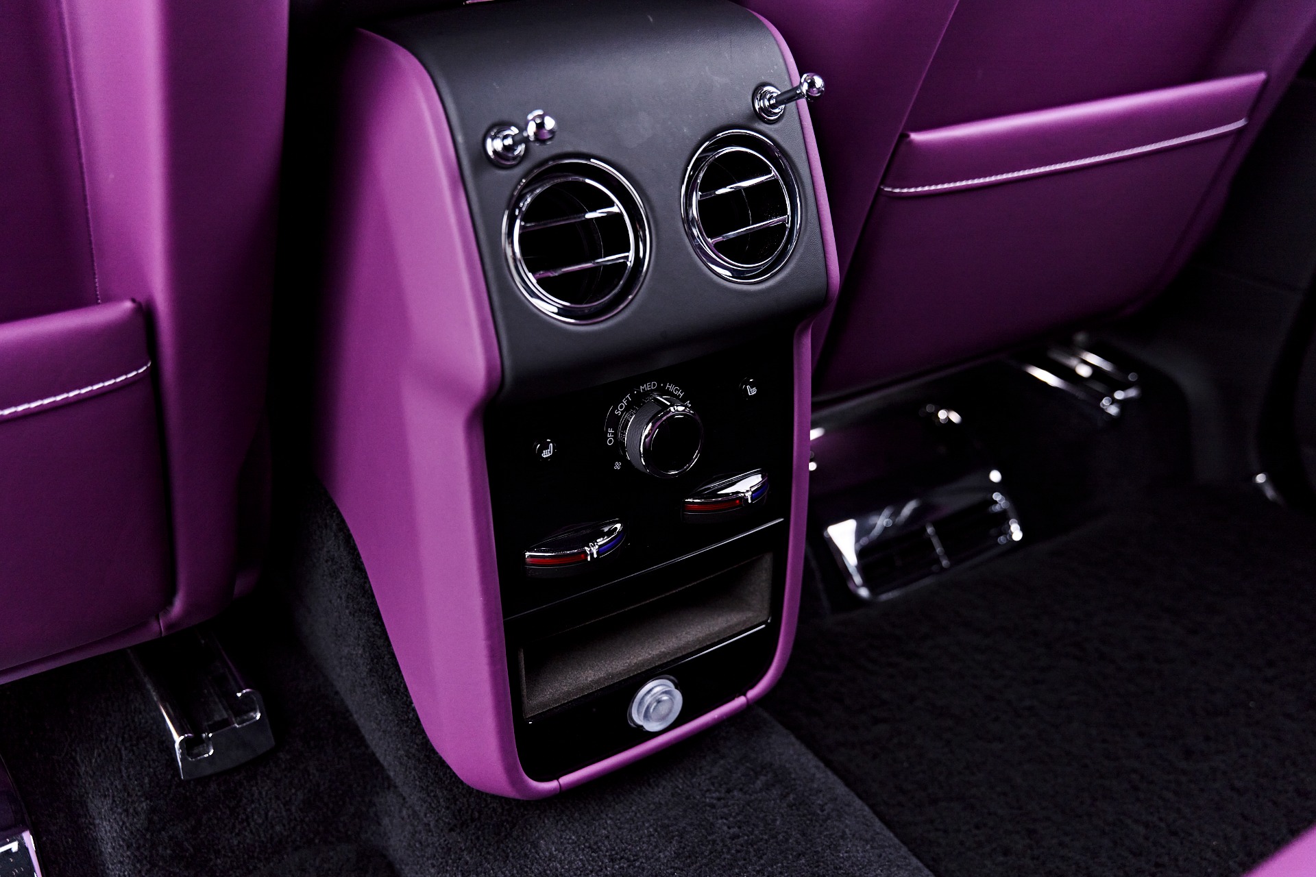 2025 Rolls-Royce Cullinan Black Badge - Photo 62