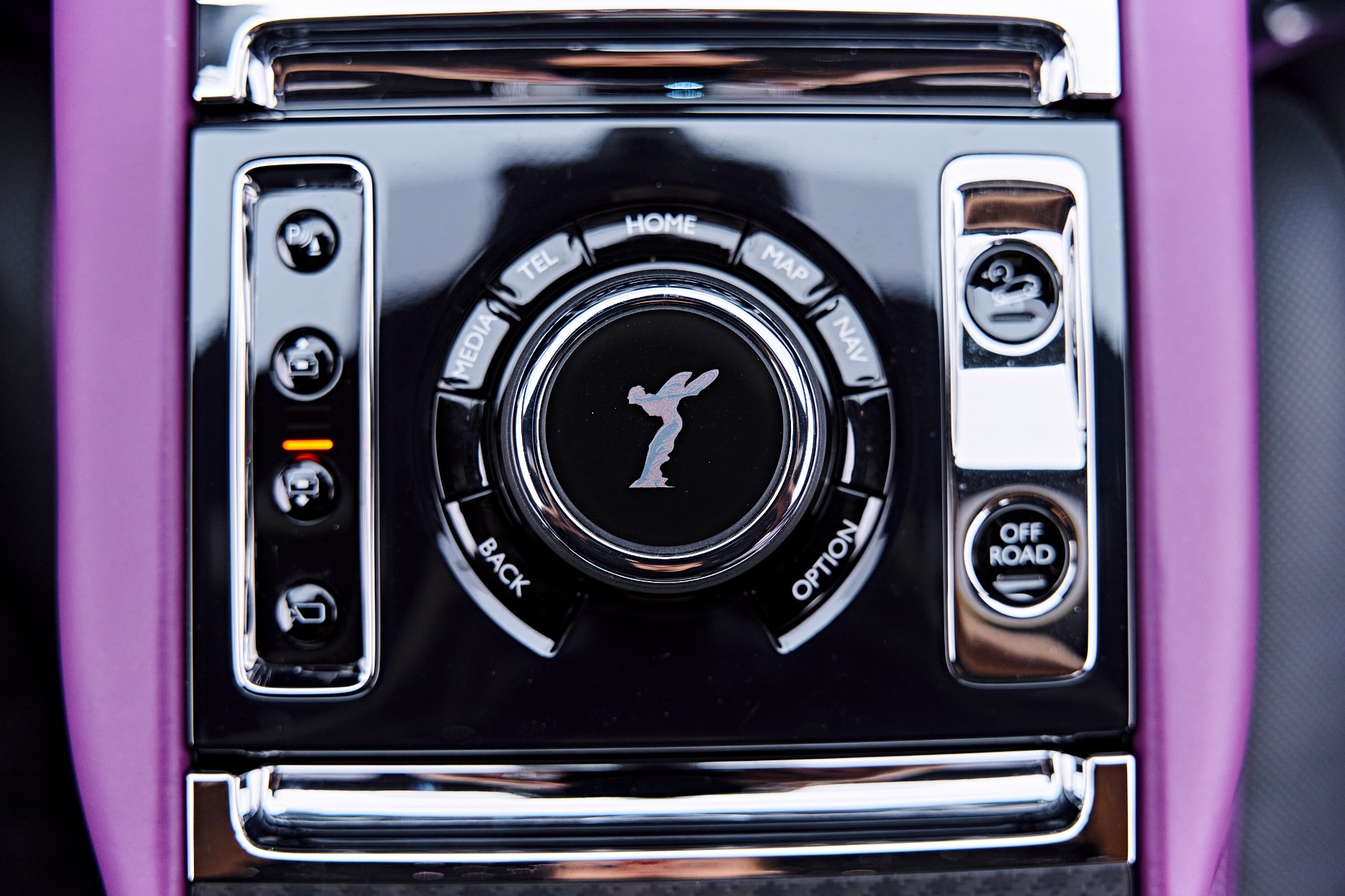 2025 Rolls-Royce Cullinan Black Badge - Photo 76