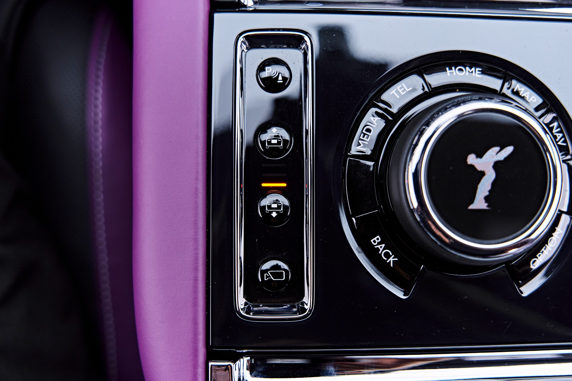 2025 Rolls-Royce Cullinan Black Badge - Photo 77